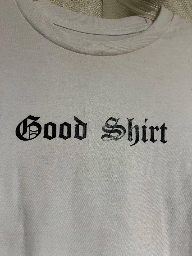 White Graphic Tee (Category: Tshirts & Polo Shirts ) located in Makati City. Submitted by helpmedeclutter03 (Listing ID 1417257755, Image 2). Description: - Never used but has been in cabinet for a while so it’s a little dirty (see photos) but can be fixed when washed - L-XL.