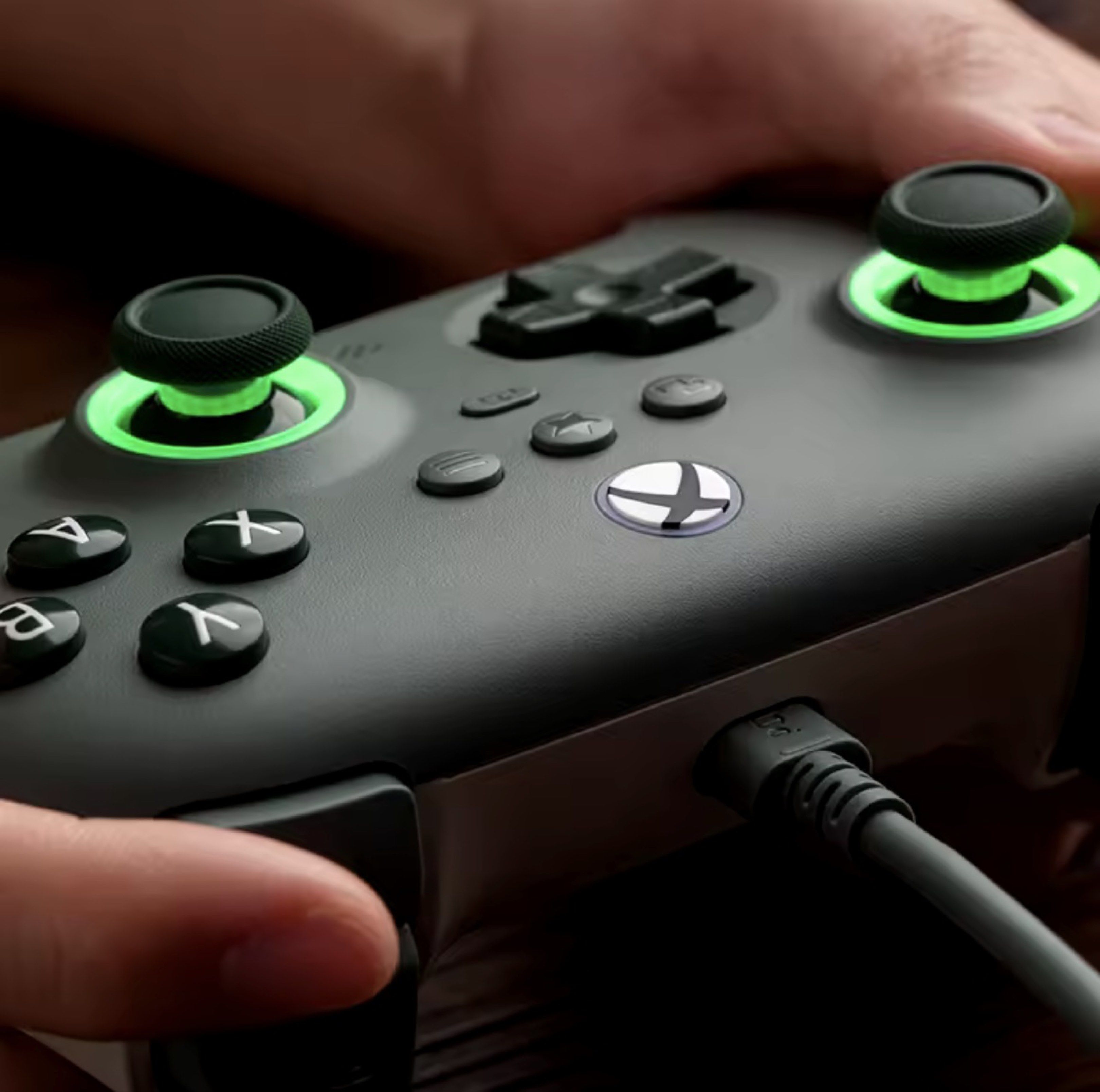 Wireless controller (Category: Controllers) located in Singapore. Submitted by tejeh (Listing ID 1417350070, Image 3). Description: •Simple, plug-and-play design with HD vibration •Durable Hall Effect joysticks for precise control •Adjustable Fire Ring lighting modes •3.5mm audio jack with upgraded bumpers and D-pad.