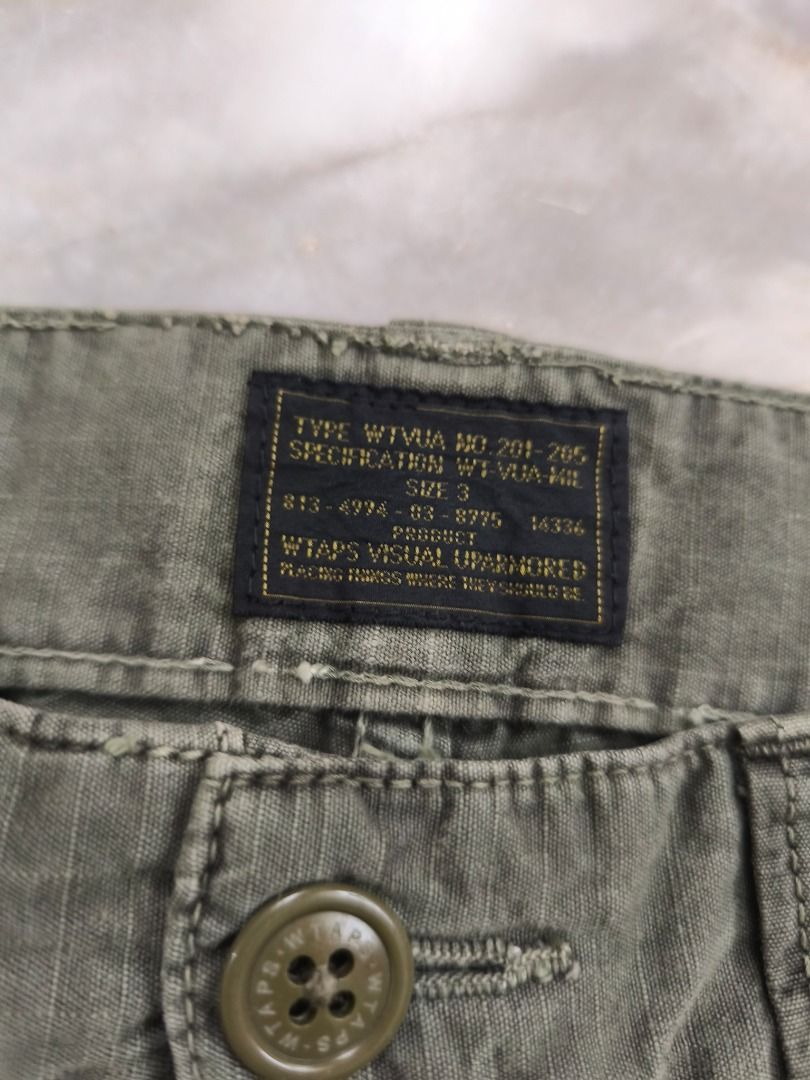 WTAPS Jungle Skinny Cargo pants (Category: Trousers) located in Lucena. Submitted by 0174.archive (Listing ID 1417301431, Image 3). Description: very good used condition 9/10 condition no flaws size 3 on tag Actual Measurements (inches) Waist: 18 / 36 around Inseam: 33 Out seam: 44 Front Rise: 12 Thigh: 11.5 Leg opening: 9 Knee: 9.5 Message before buying if you have question Items are new / pre-loved / second hand used Manage your expectations Bu