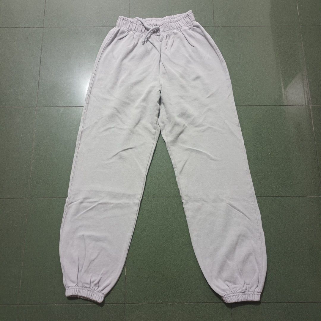 Zara Jogging Trousers size XS (Category: Other Bottoms) located in Makati City. Submitted by cdiana (Listing ID 1417248253, Image 2). Description: - can fit women's size XS (Zara kids size 13-14 yrs) - waist: 23 to 26 inches - 100% authentic and with Zara paper bag - drawstring & stretchable waist - see the last pic for other measurements.