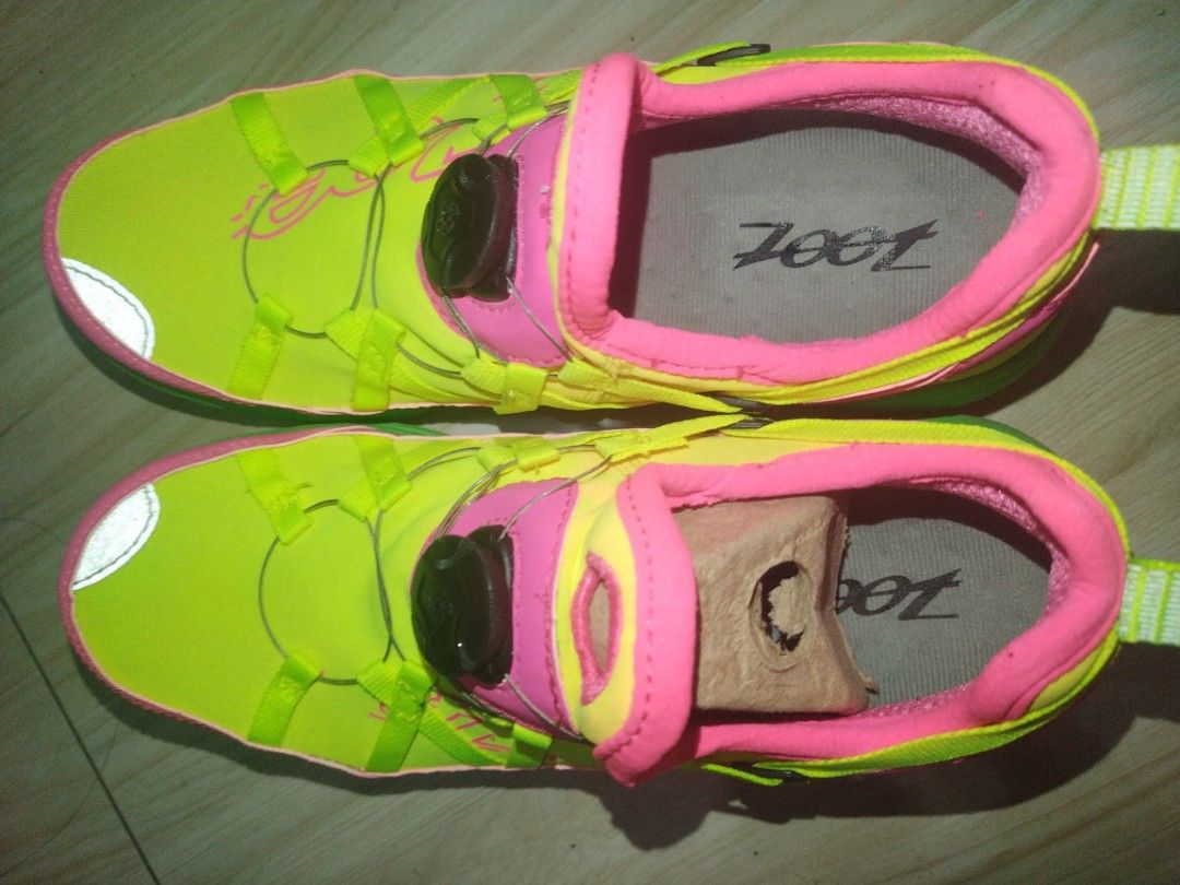 Zoot Running Shoes US 7.5 (Category: Sneakers) located in Manila. Submitted by kairu_des (Listing ID 1417225323, Image 1). Description: - Zoot running shoes - Bright green and pink color - US size 7.5 - Unique closure system - Zoot logo on insole Pm me for more information and transactions. TIA! 😊.