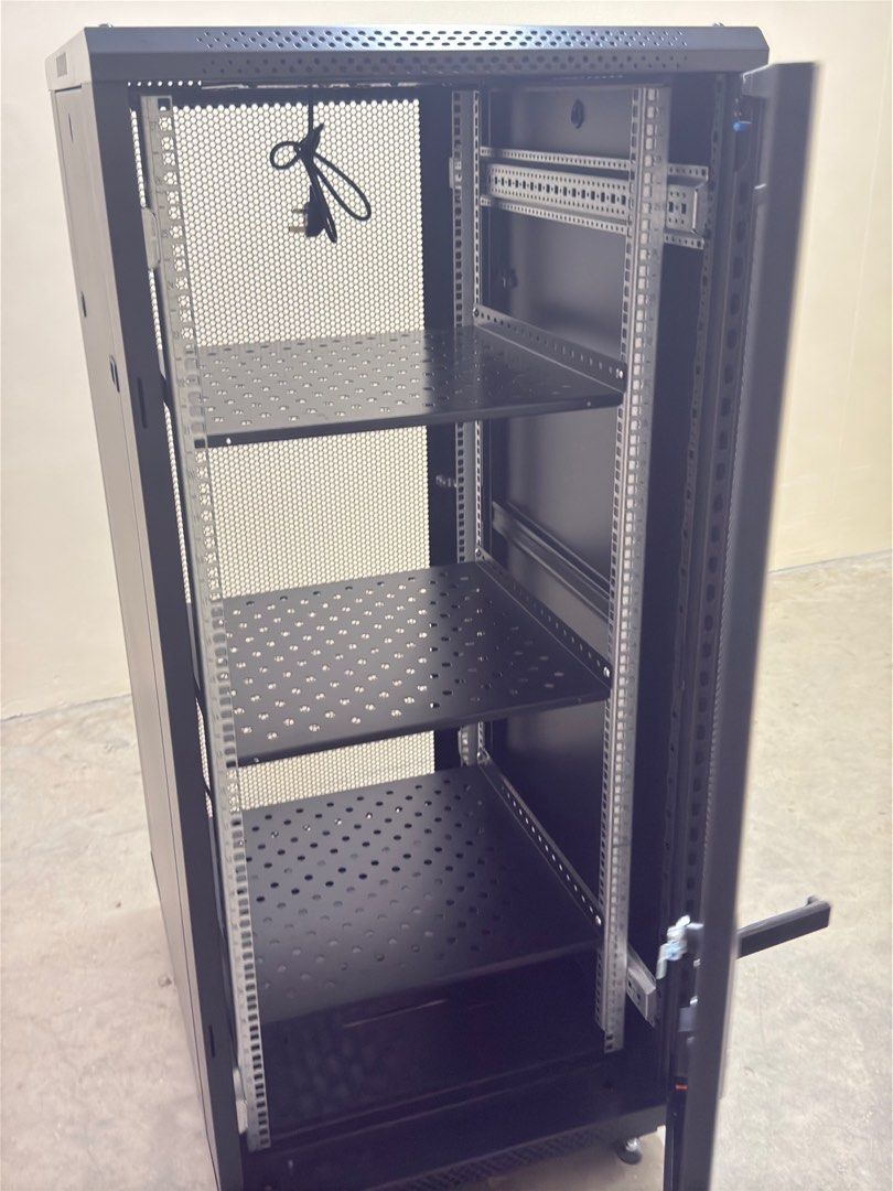 32u Server Rack Hole 32U server rack 600*800*1610 iincluding 3 fixed shelves 4 fans and one ...