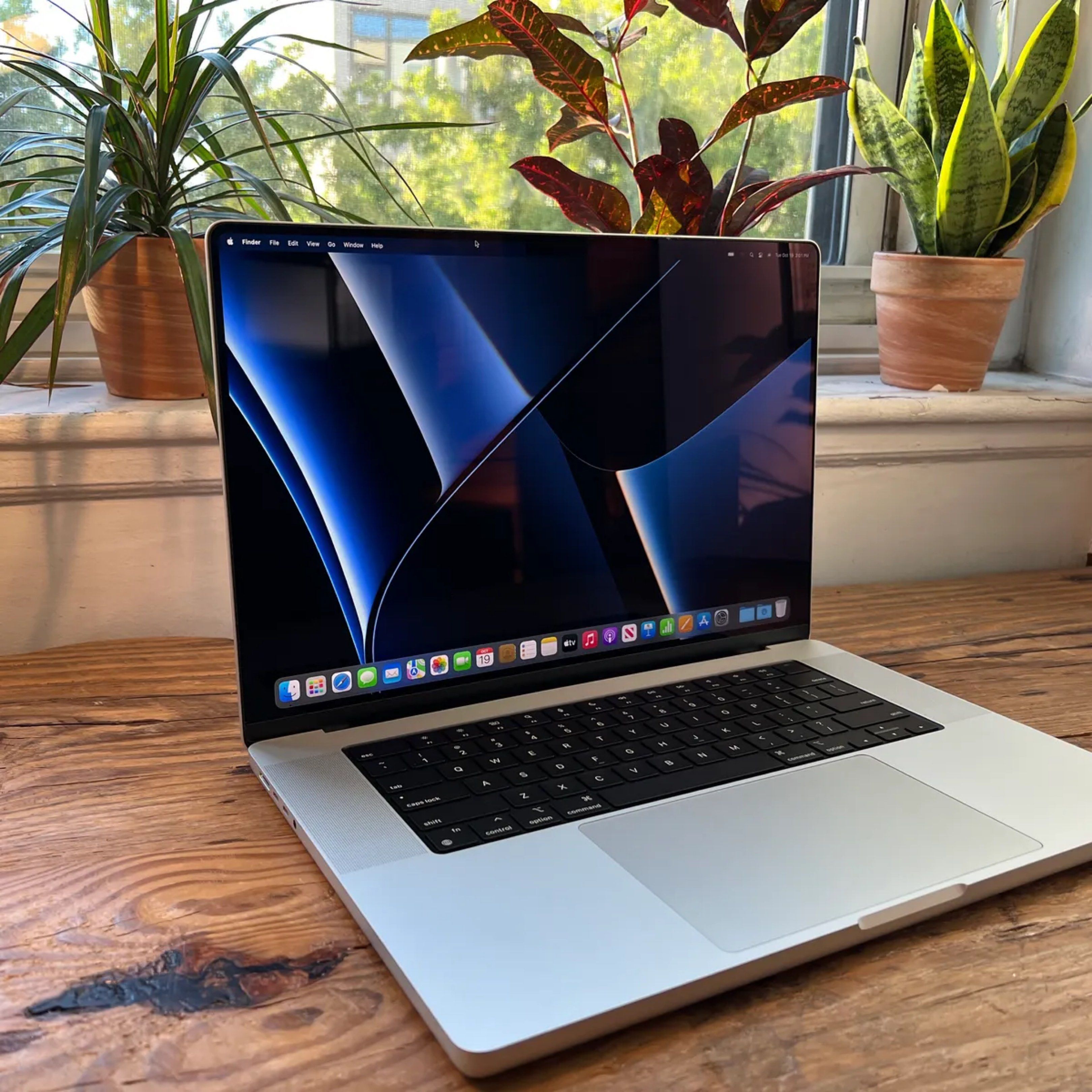 Apple MacBook Pro 16-inch 2021 M1 Pro 1TB 16GB RAM