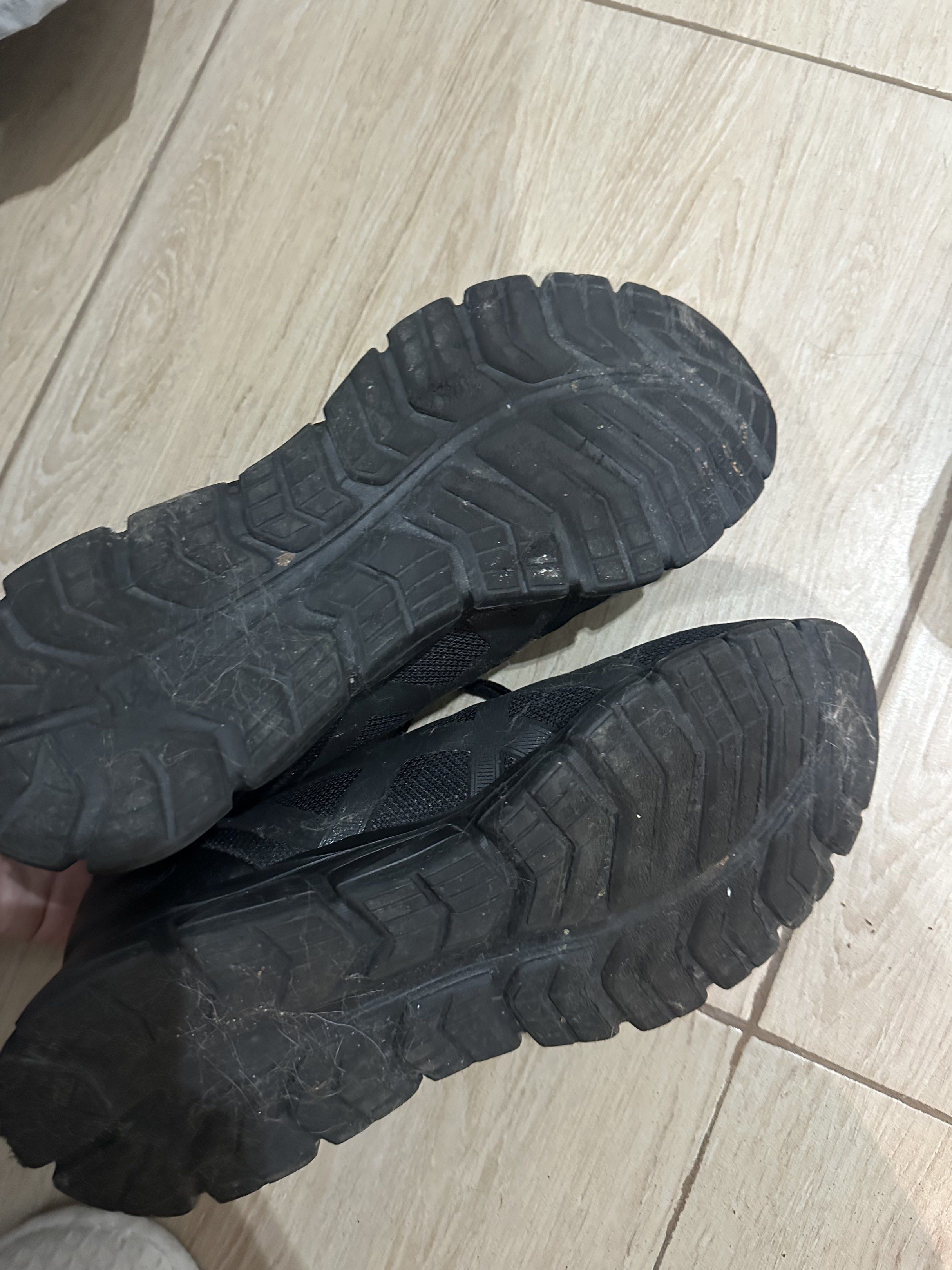 Asics Running Shoes Black 29.0cm (Category: Sneakers) located in Quezon City. Submitted by samdizon (Listing ID 1417540163, Image 3). Description: - Asics running shoes - Size: 29.0cm / Euro 46 / US 11.5 - Made in Vietnam - Features laces - Soles show wear - Asics logo on insole.