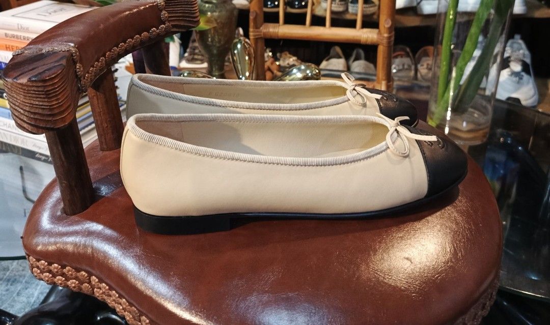 Authentic Chanel Ballet Flats (Category: Flats & Sandals) located in Itogon. Submitted by designerluxeshop (Listing ID 1417449757, Image 3). Description: Pre-owned Chanel ballet flats with authenticity document, dustbag and box size 38, 💯% original, in good condition, shipping is free, message me if interested, delivery is by schedule discount is offered for cash buyer layaway is accepted 20% downpayment 80% balance payable up to 4-6months.