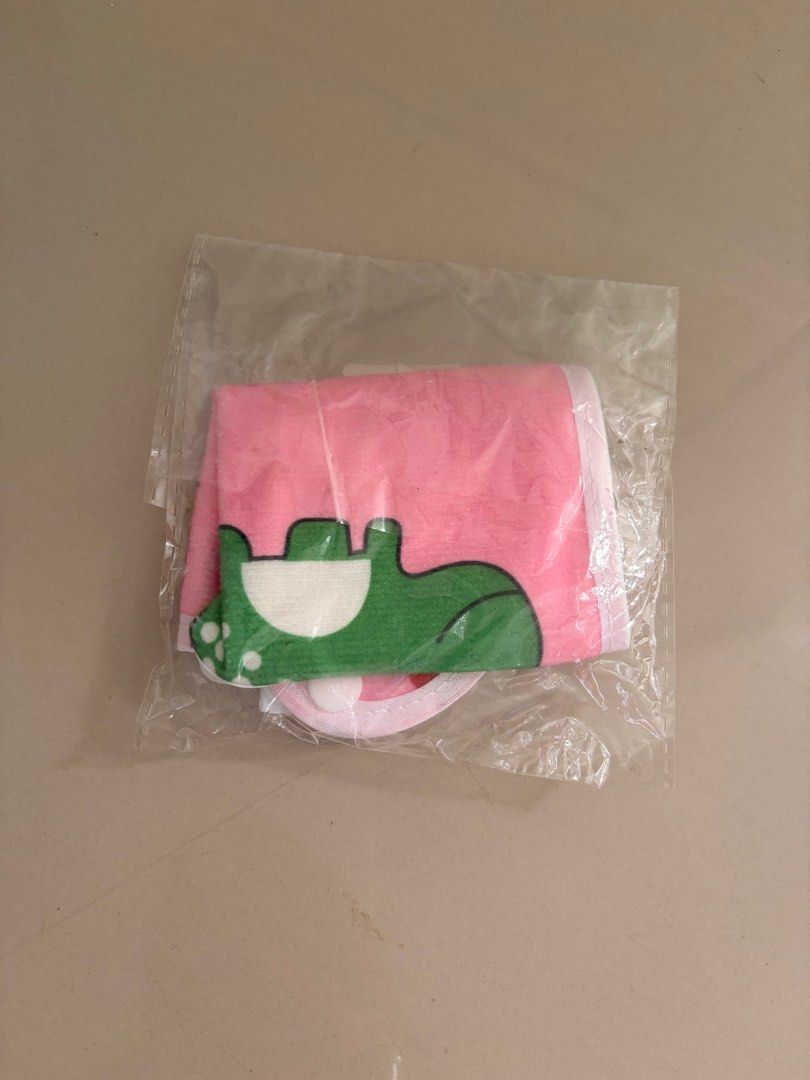Baby bib dino pink (Category: Weaning & Toddler Feeding) located in Pasig City. Submitted by mxbutterfly (Listing ID 1417468568, Image 1). Description: .