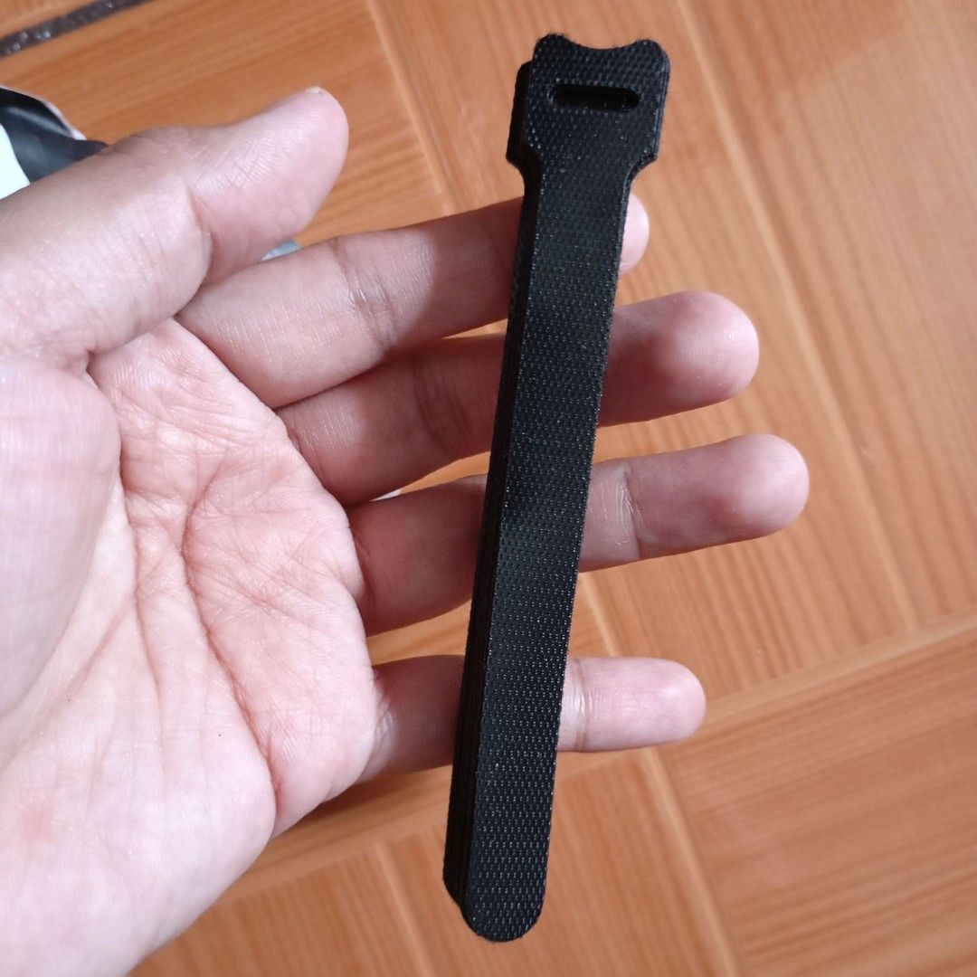 Black Velcro Cable Tie 10pcs (Category: Cables & Adaptors) located in Quezon City. Submitted by an.marie (Listing ID 1417471495, Image 2). Description: Black velcro cable tie. Soft, textured material. Loop and hook-and-loop closure. Secures and organizes cables..