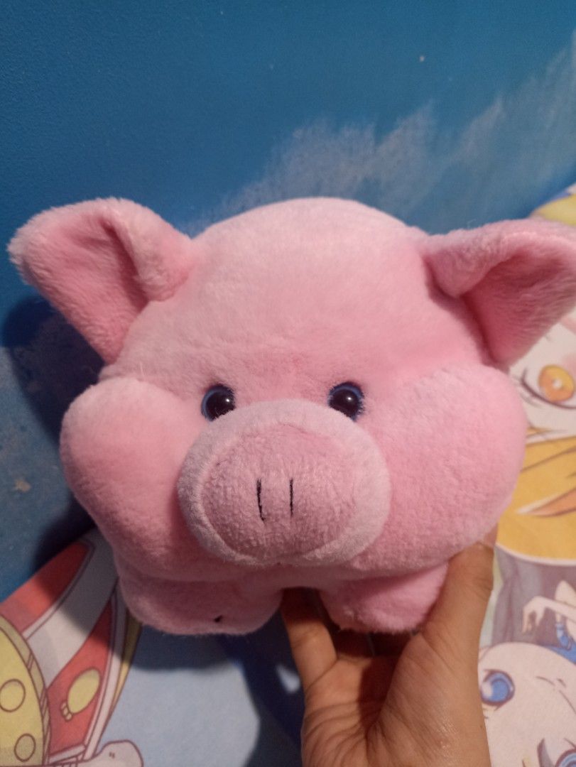 Blue Magic: Pink Pig (Medium Size) (Category: Plushies & Soft Toys) located in Manila. Submitted by hobbymo_koleksyon.ph (Listing ID 1417577149, Image 3). Description: - Adorable pink pig plush toy - Soft and huggable - Features a cute round face and small ears - Comes with a curly tail - Includes a small pink ball attached to a string - Ideal gift or addition to any plush collection - 100% authentic blue magic stuffed toys.