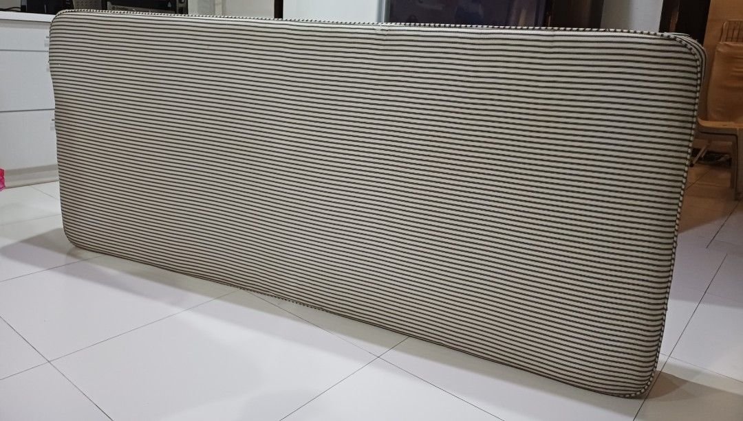 Box Spring 84x36x9 in (Category: Bed Frames & Mattresses) located in Quezon City. Submitted by CraftsItemsCleanUpSale (Listing ID 1404685889, Image 1). Description: [Decluttering Sale] Box Spring Size: 84 x 36 x 9 in 2 units *Please read: Items Clean Up Sale Please chat with me for any questions or for more photos. Items are sold as is..