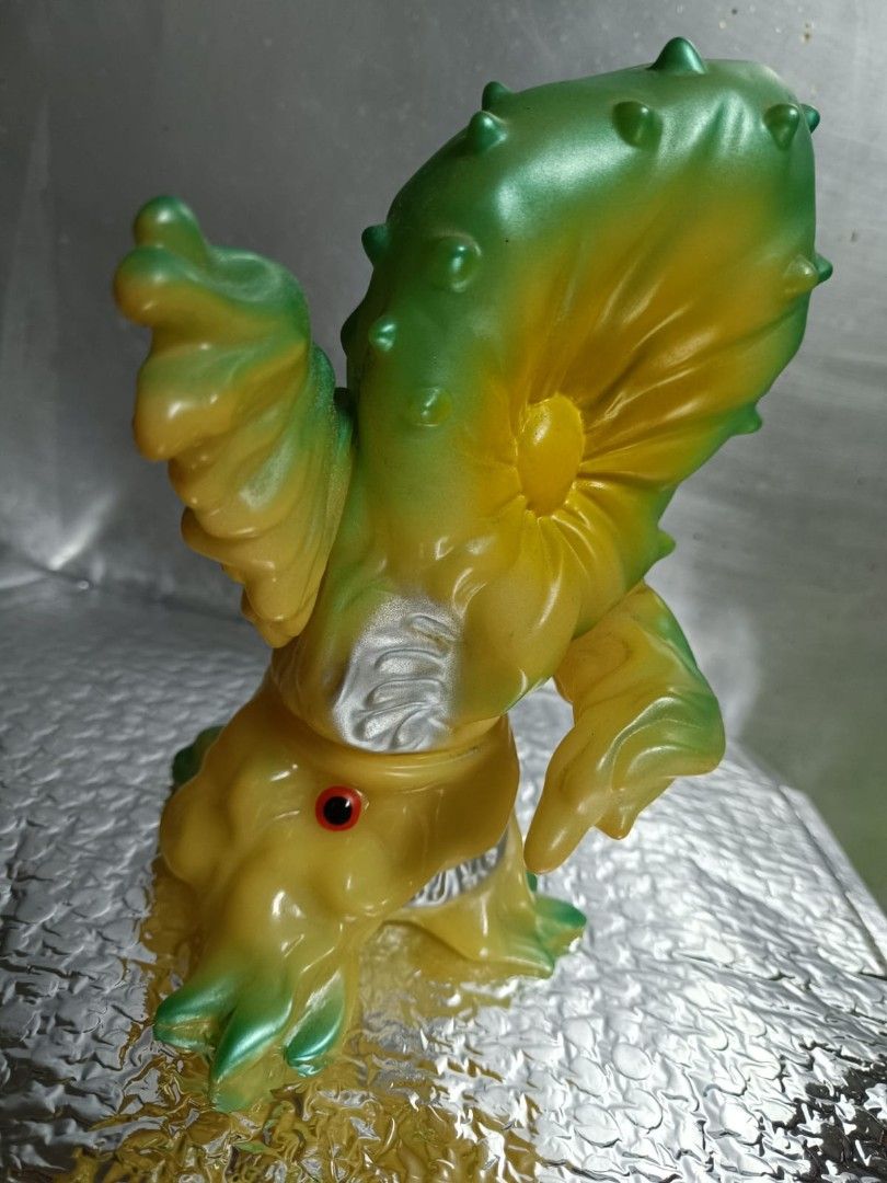 Bullmark Greenmons GID Ultraman Kaiju Monster Sofubi Soft Vinyl Bandai Japan 1966 Hayata Marusan M1Go Figure (Category: Toy Figures) located in Singapore. Submitted by kittyleekityin (Listing ID 1417599401, Image 1). Description: Glow in Dark version. As is condition. 23 cm tall standard size..