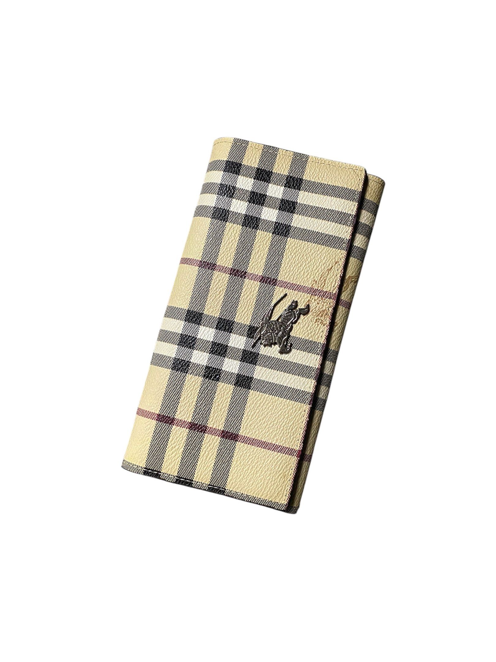 Burberry Long Wallet (Category: Luxury Bags & Wallets) located in Iloilo. Submitted by anything_goesph (Listing ID 1417553184, Image 1). Description: see photos for details.