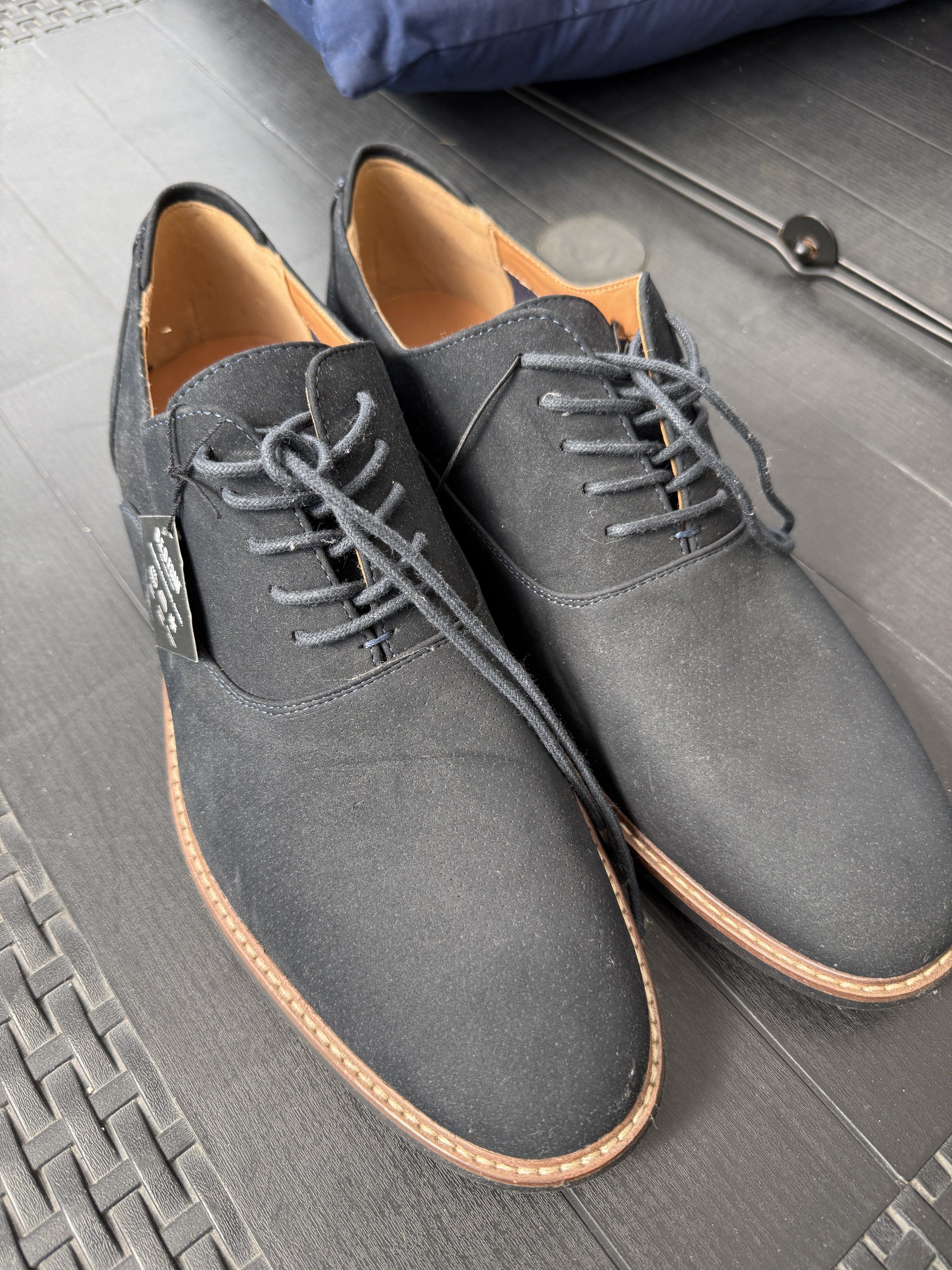 Call It Spring B.E.D Foam Dress Shoes (Category: Dress Shoes) located in Makati City. Submitted by technmd7 (Listing ID 1417467678, Image 3). Description: - Call It Spring dress shoes - Classic black lace-up design - Comfortable B.E.D Foam insole - Stylish brown sole trim - Brand new with tag - Perfect for formal events or everyday sophistication -Dark Blue.