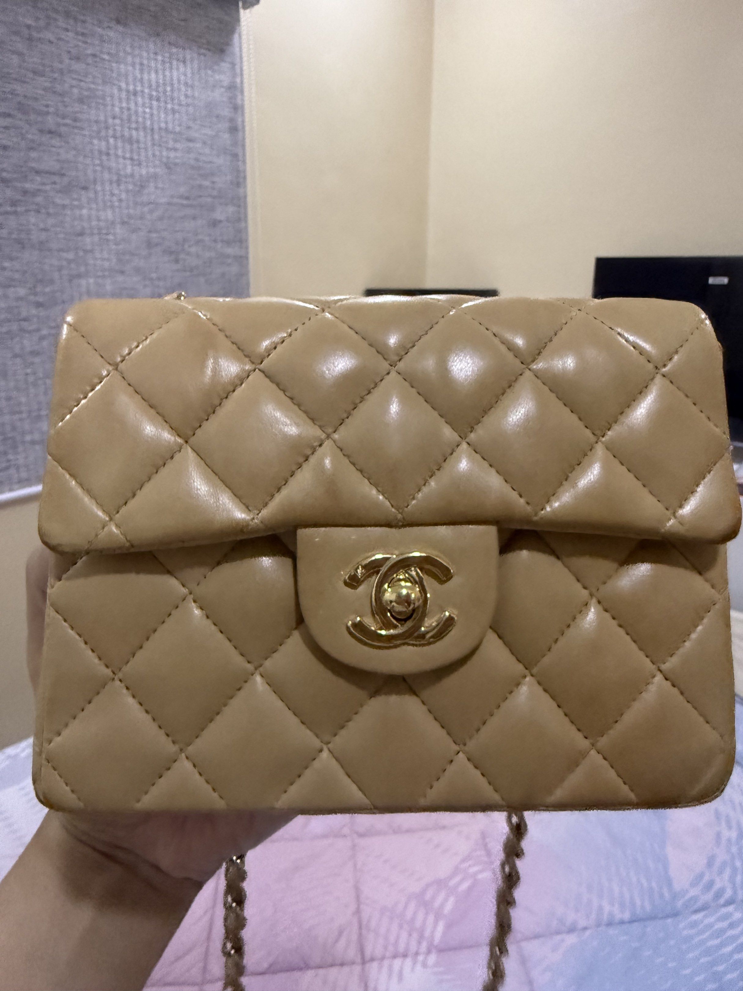 Chanel Classic Flap Bag (Category: Luxury Bags & Wallets) located in Taguig. Submitted by bianca625 (Listing ID 1417570658, Image 1). Description: Vintage mini square lambskin 24k gold hardware Series 8 with dustbag, box and card .