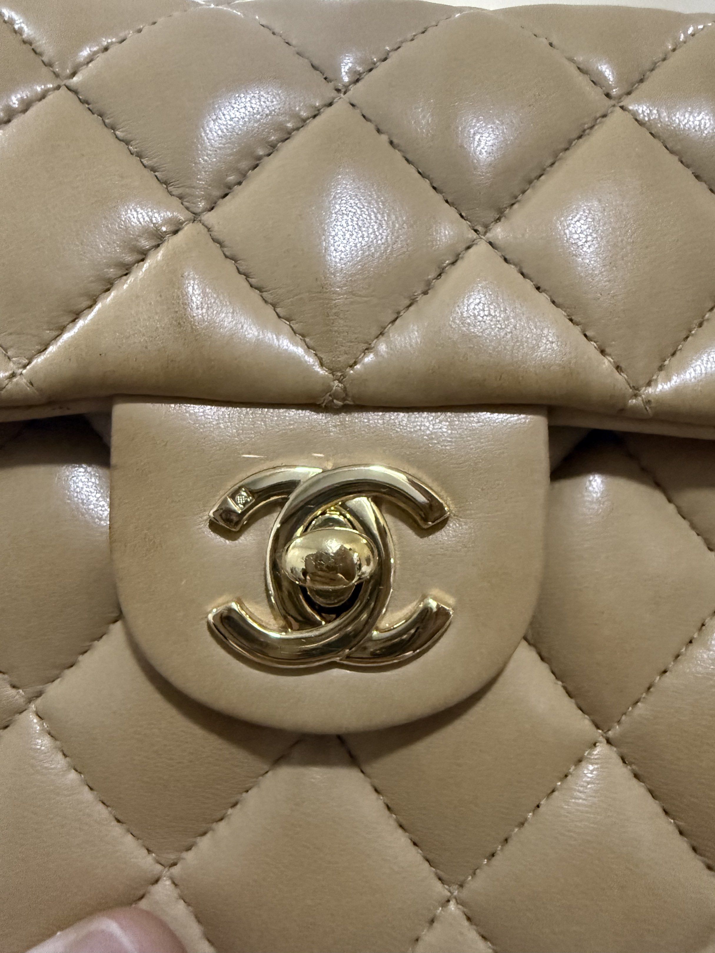 Chanel Classic Flap Bag (Category: Luxury Bags & Wallets) located in Taguig. Submitted by bianca625 (Listing ID 1417570658, Image 2). Description: Vintage mini square lambskin 24k gold hardware Series 8 with dustbag, box and card .