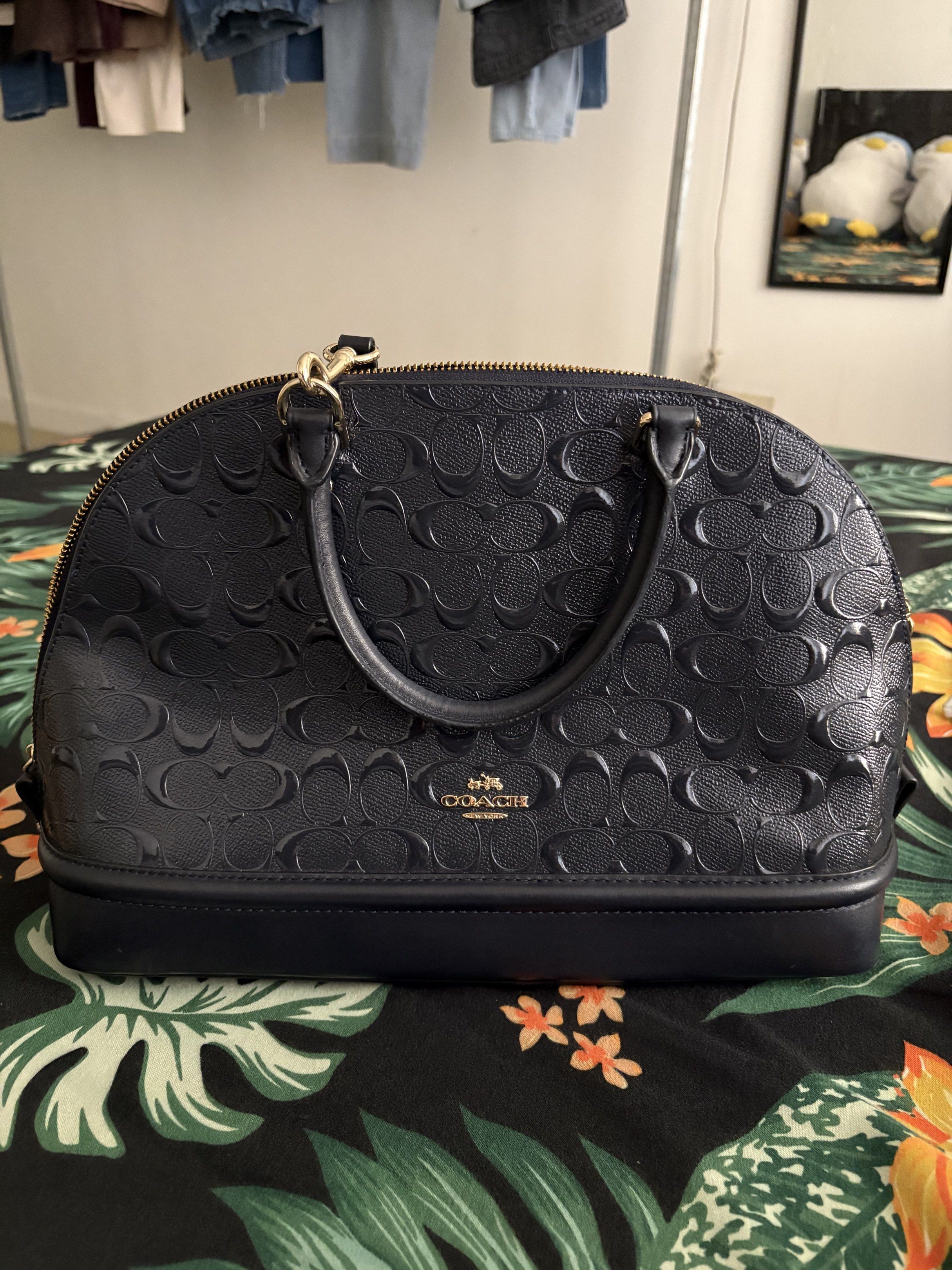 Coach leather bag (Category: Luxury Bags & Wallets) located in Guiguinto. Submitted by squishymallows (Listing ID 1417423485, Image 1). Description: original coach bag from japan with care card .