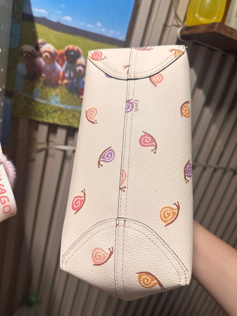 Coach mini city tote (Category: Luxury Bags & Wallets) located in Tandag. Submitted by kawaiispreloved (Listing ID 1417542743, Image 2). Description: .