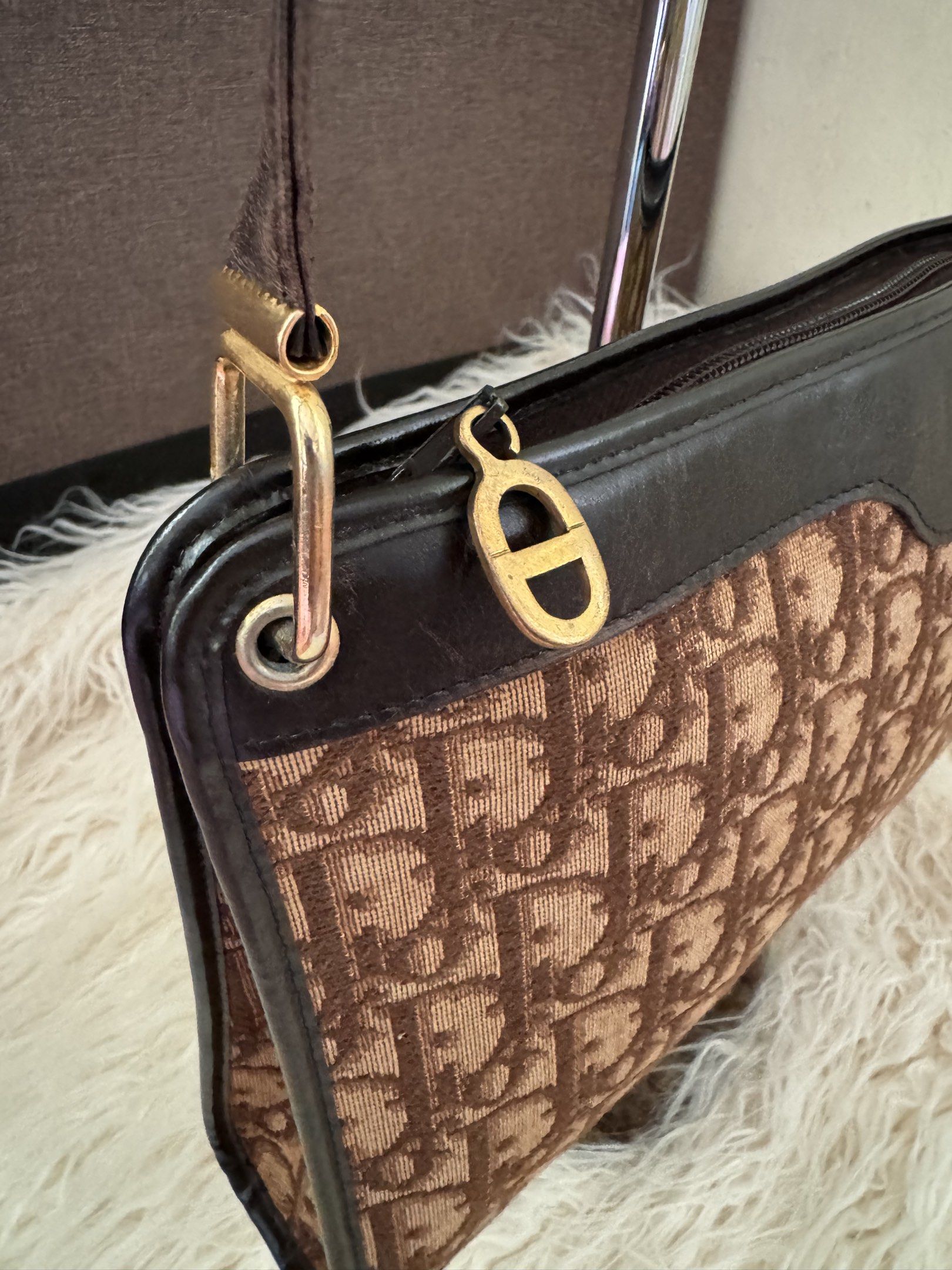Dior Trotter Oblique Long Strap Shoulder Bag (Category: Luxury Bags & Wallets) located in Cavite. Submitted by japan_vintage_bags (Listing ID 1417428167, Image 2). Description: Authentic Vintage Dior Trotter Oblique Long Strap Shoulder Bag Japan sourced No cracks, no glazing issue, no open piping Canvas is still clean no visible stains, no discoloration Clean leather interior, no foul smell In good condition Money back guarantee if proven fake In