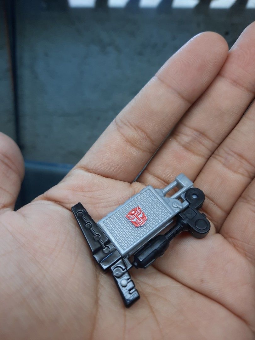 engine/weapon accessory for the Transformers Alternators Smokescreen (Category: Action & Battle Toys) located in Calauan. Submitted by binz_ramos (Listing ID 1417447088, Image 3). Description: .