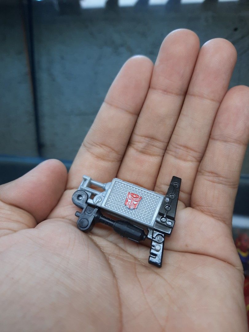 engine/weapon accessory for the Transformers Alternators Smokescreen (Category: Action & Battle Toys) located in Calauan. Submitted by binz_ramos (Listing ID 1417447088, Image 2). Description: .