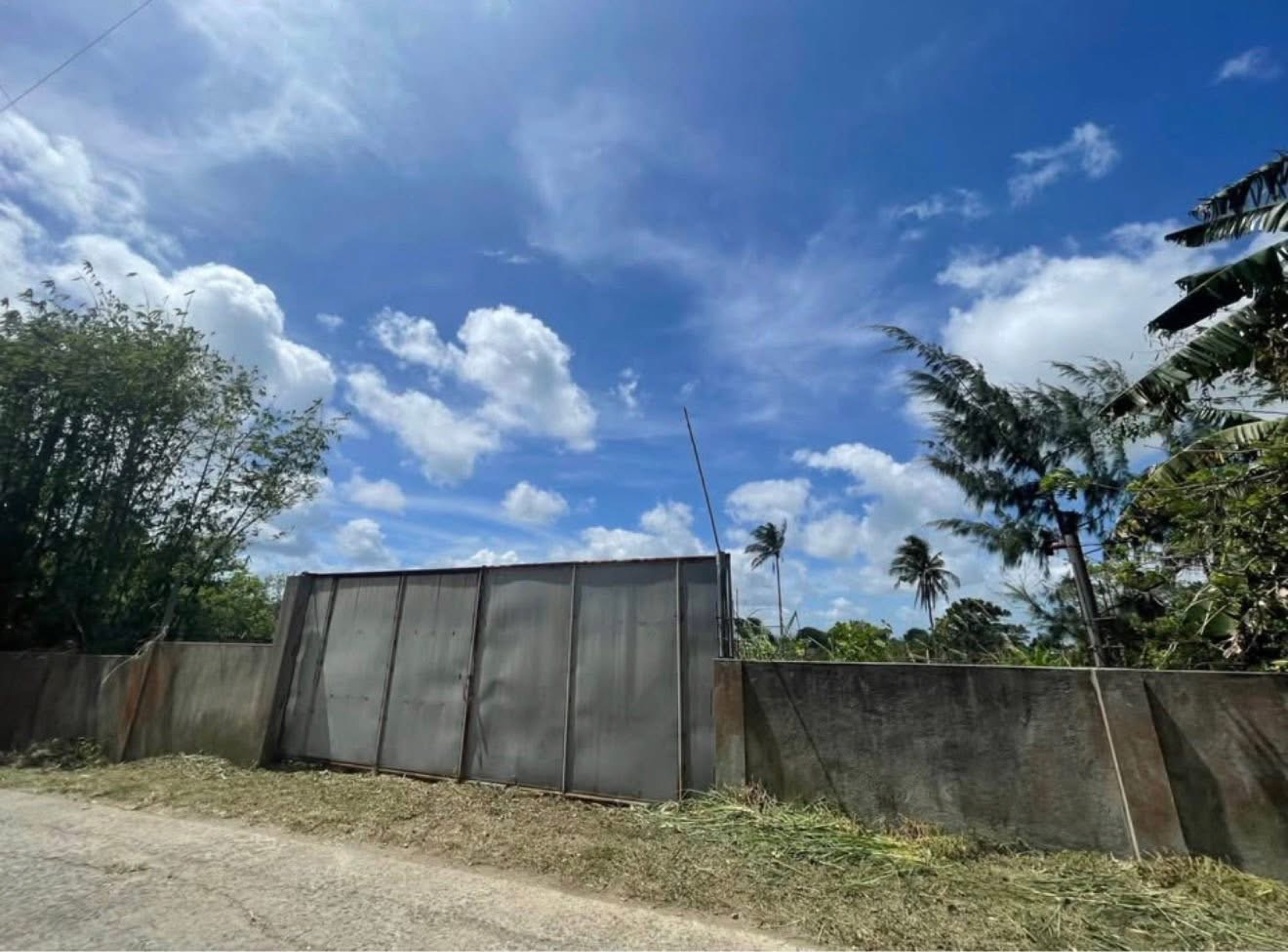 (Category: ) located in . Submitted by rmvlistings (Listing ID 1417585253, Image 1). Description: .