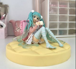 (Category: ) located in . Submitted by sofaquie (Listing ID 1417460369, Image 1). Description: .