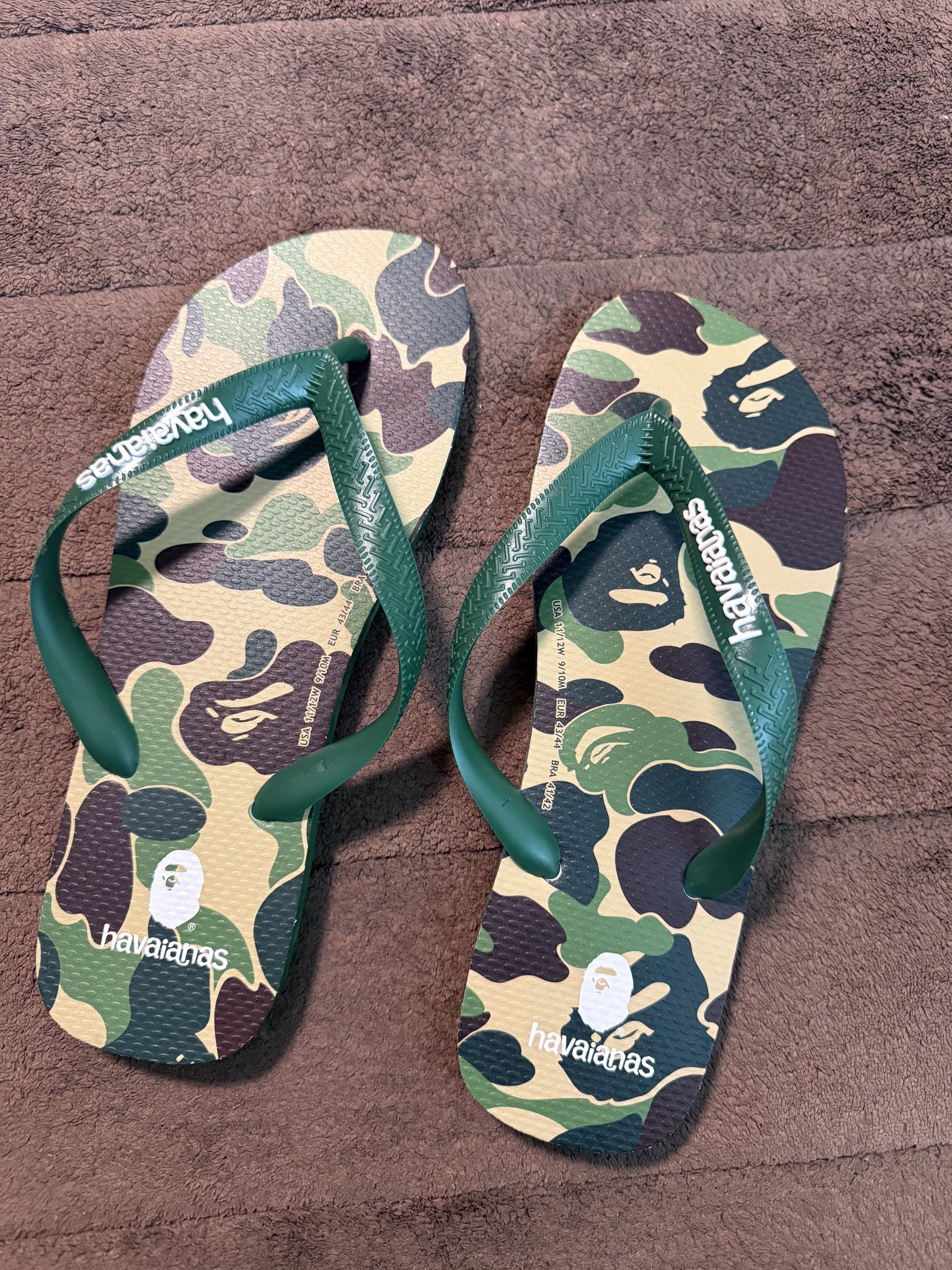 Havaianas x BAPE 9/10US (Category: Slippers & Slides) located in Marikina City. Submitted by seigio (Listing ID 1417437226, Image 1). Description: Brandnew No box No tag .