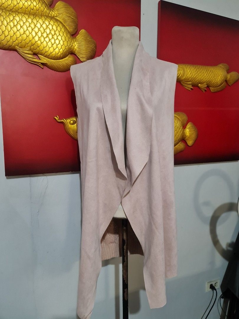 Italy mauve pink waterfall suede jacket (Category: Others Tops) located in Angeles City. Submitted by reallygraceful (Listing ID 1417602049, Image 1). Description: Italy Suede Jacket 🩷Good Condition 🩷No Flaws 🩷sa back ng Jacket Crochet super elegant and unique design NO LOW-BALLING ‼️.