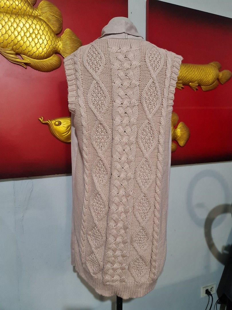 Italy mauve pink waterfall suede jacket (Category: Others Tops) located in Angeles City. Submitted by reallygraceful (Listing ID 1417602049, Image 2). Description: Italy Suede Jacket 🩷Good Condition 🩷No Flaws 🩷sa back ng Jacket Crochet super elegant and unique design NO LOW-BALLING ‼️.
