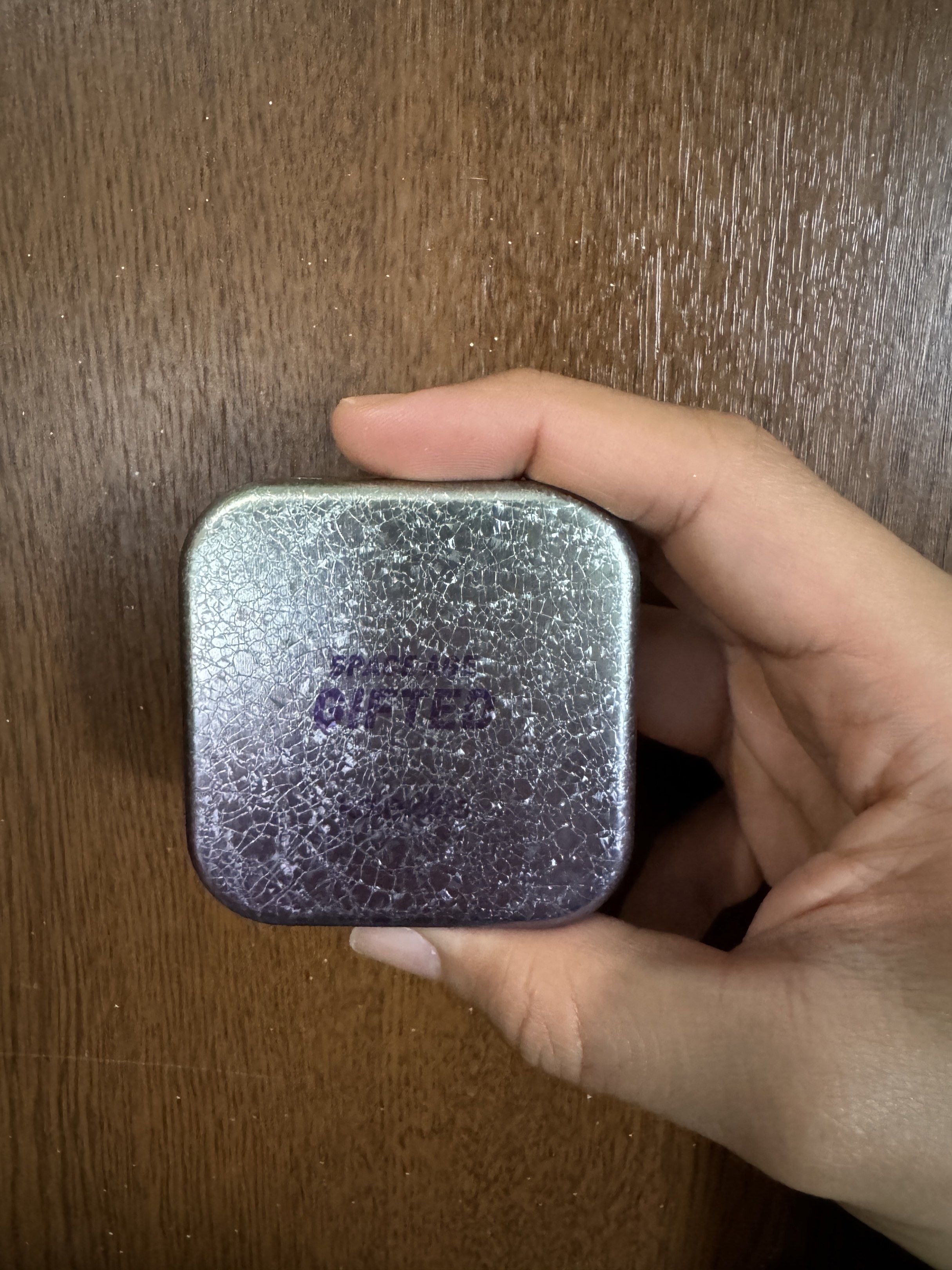 Kaleidos Space Age Highlighter in Gifted (Category: Makeup) located in Quezon City. Submitted by theskinboy.ph2 (Listing ID 1417445582, Image 3). Description: RFS: Decluttering I have another stock of this highlighter 🤪 Need funds - Kaleidos Space Age Highlighter - Shade: Gifted - Multichrome highlighter revealing pink-purple-yellow-green hue Last 2 photos are swatched from Kaleidos IG .