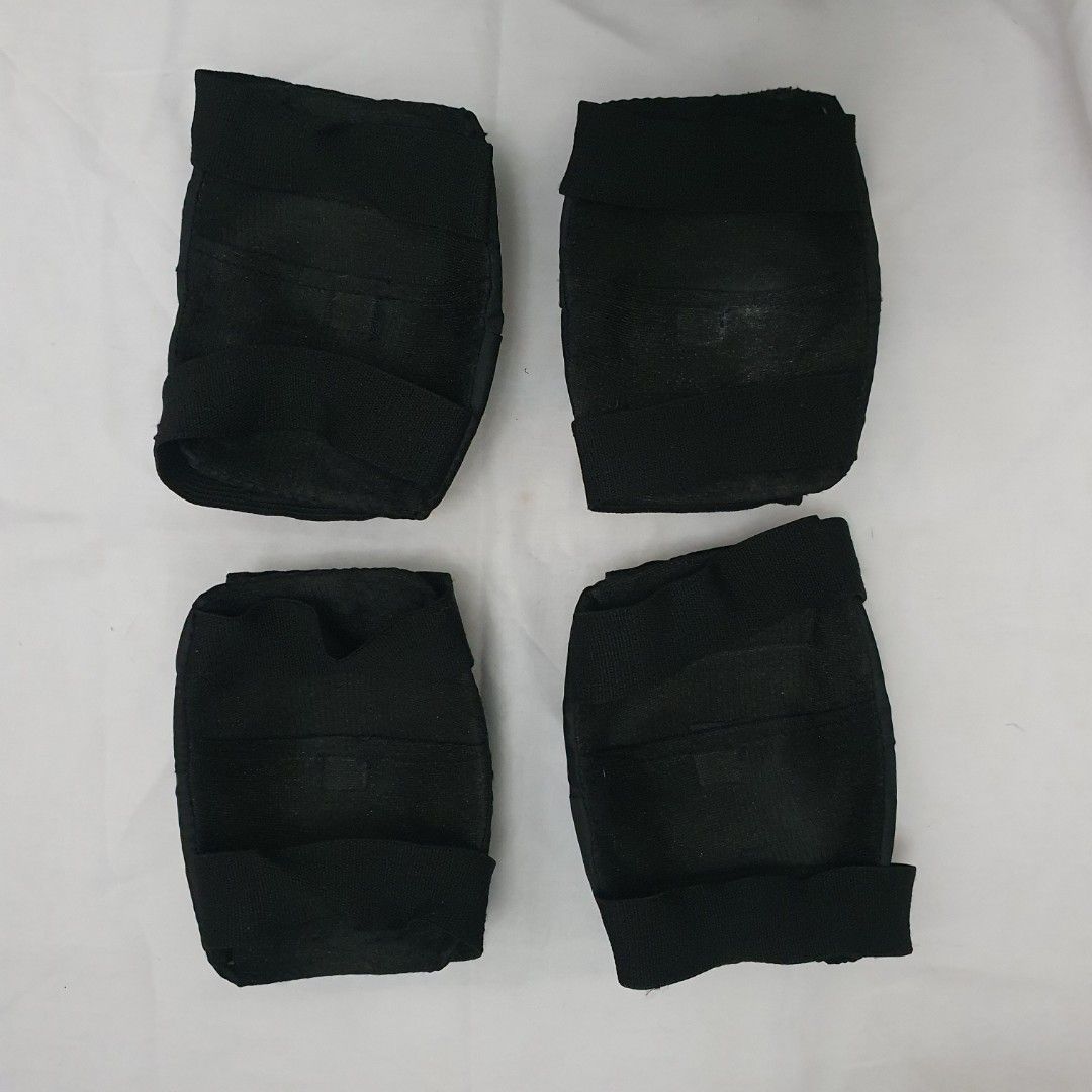Karnage knee pads (Category: Braces, Support & Protection) located in Paranaque City. Submitted by cobien (Listing ID 1417409846, Image 2). Description: - Karnage knee pads 2 pairs - Black color - Good used condition - Designed for knee protection - Suitable for ages 8 and up - Durable design.