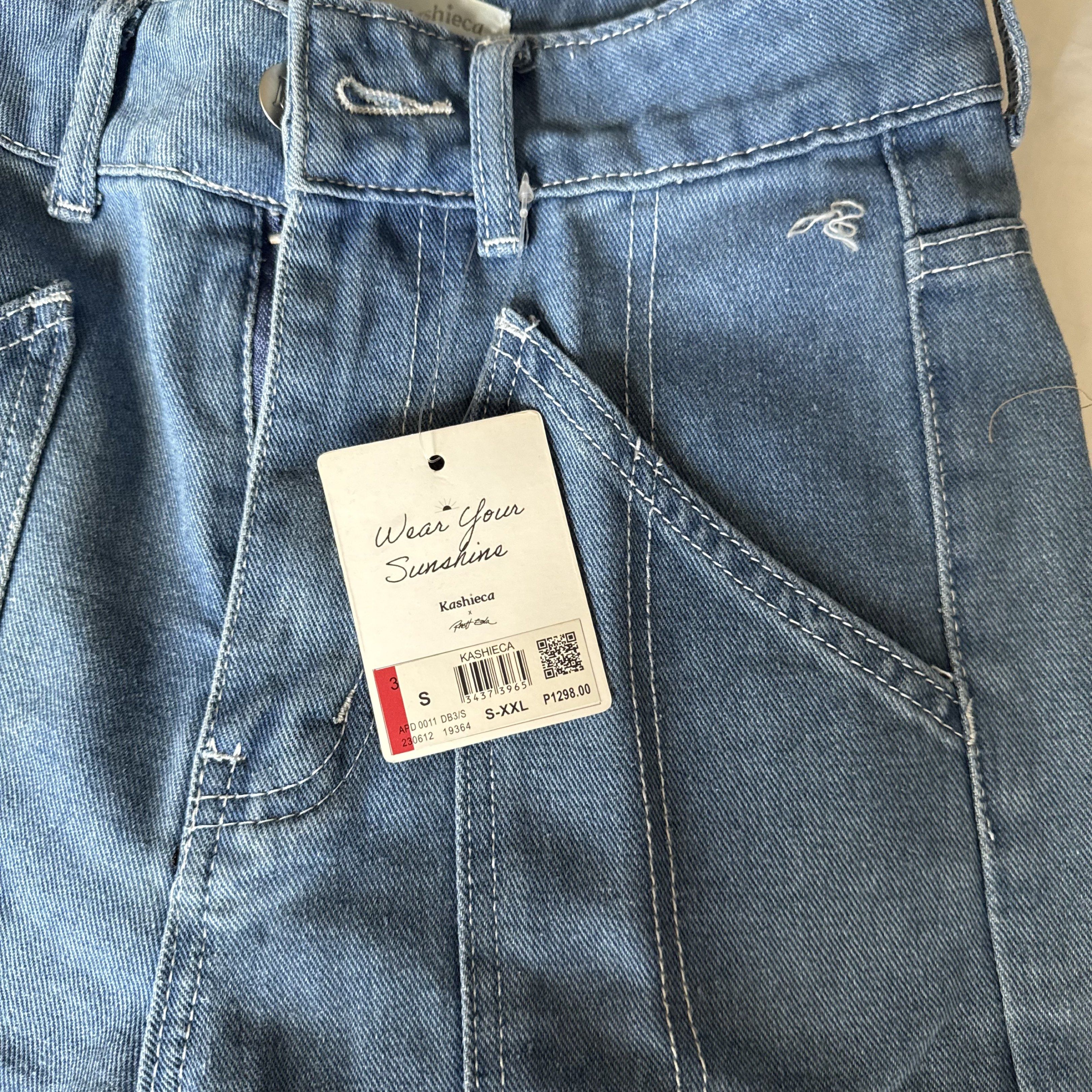 Kashieca Wide Leg Jeans (Category: Jeans) located in Pasig City. Submitted by liu03 (Listing ID 1417444603, Image 2). Description: rfs: wrong size mop: gcash mod: lalamove j&t (sf buyer).