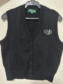 (Category: ) located in . Submitted by rosiesfashionfinds (Listing ID 1417445166, Image 1). Description: .