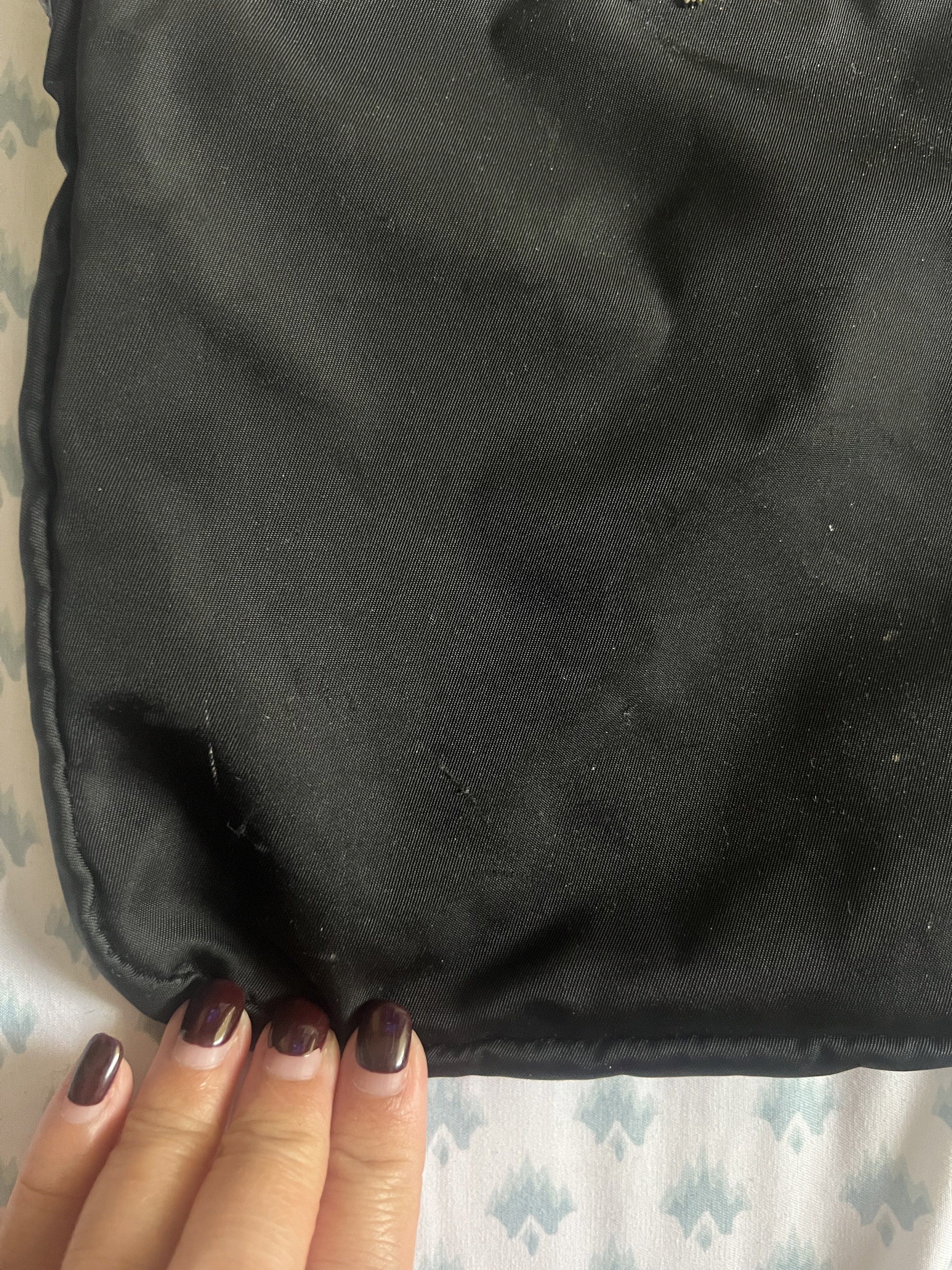 Lacoste Black Crossbody Bag (Category: Cross-body Bags) located in Rizal. Submitted by ichaaay21 (Listing ID 1417483803, Image 3). Description: 💯 authentic LACOSTE BLACK NYLON CROSSBODY BAG - 1 main compartment, 1 inner pocket - Got this from LACOSTE ROYAL DUTY FREE SUBIC BRANCH - Malinis pa. And not amoy tago/molds - AS IS. NO MORE PAPER BAG. BAG ONLY! ❗️ will not go lower than the posted price. ❗️ ❗️ low ballers who can’t afford will be BLOCKE