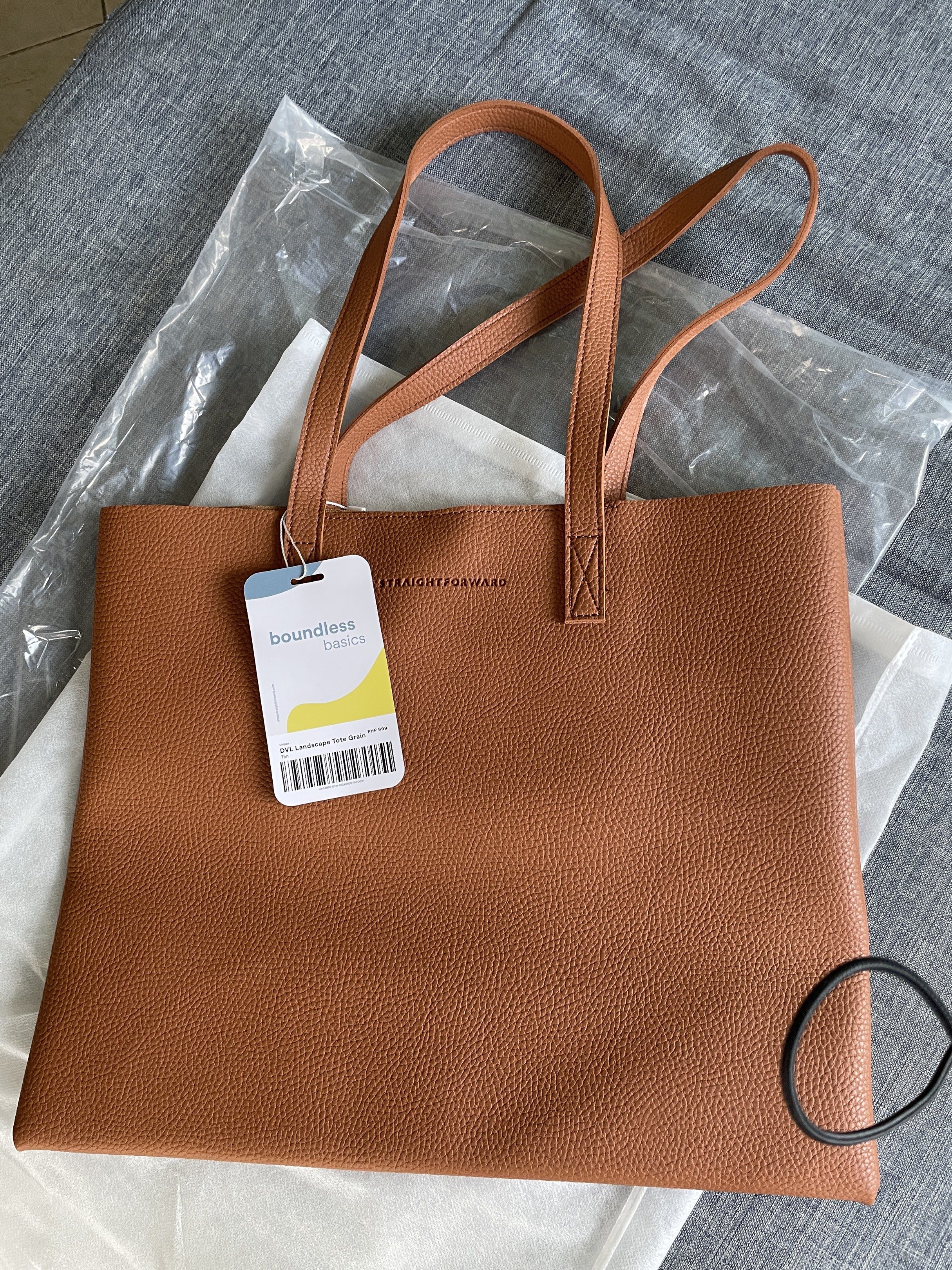 LANDSCAPE TOTE BAG (PEBBLE TEXTURE) (Category: Tote Bags) located in Manila. Submitted by akingkingking (Listing ID 1417407676, Image 1). Description: - Boundless Basics tote bag - Stylish and practical design - Spacious main compartment - Small inner pocket - Classic design with sturdy handles - Made of textured material - Includes original tag - buyer to shoulder shipping fee, sta mesa area.