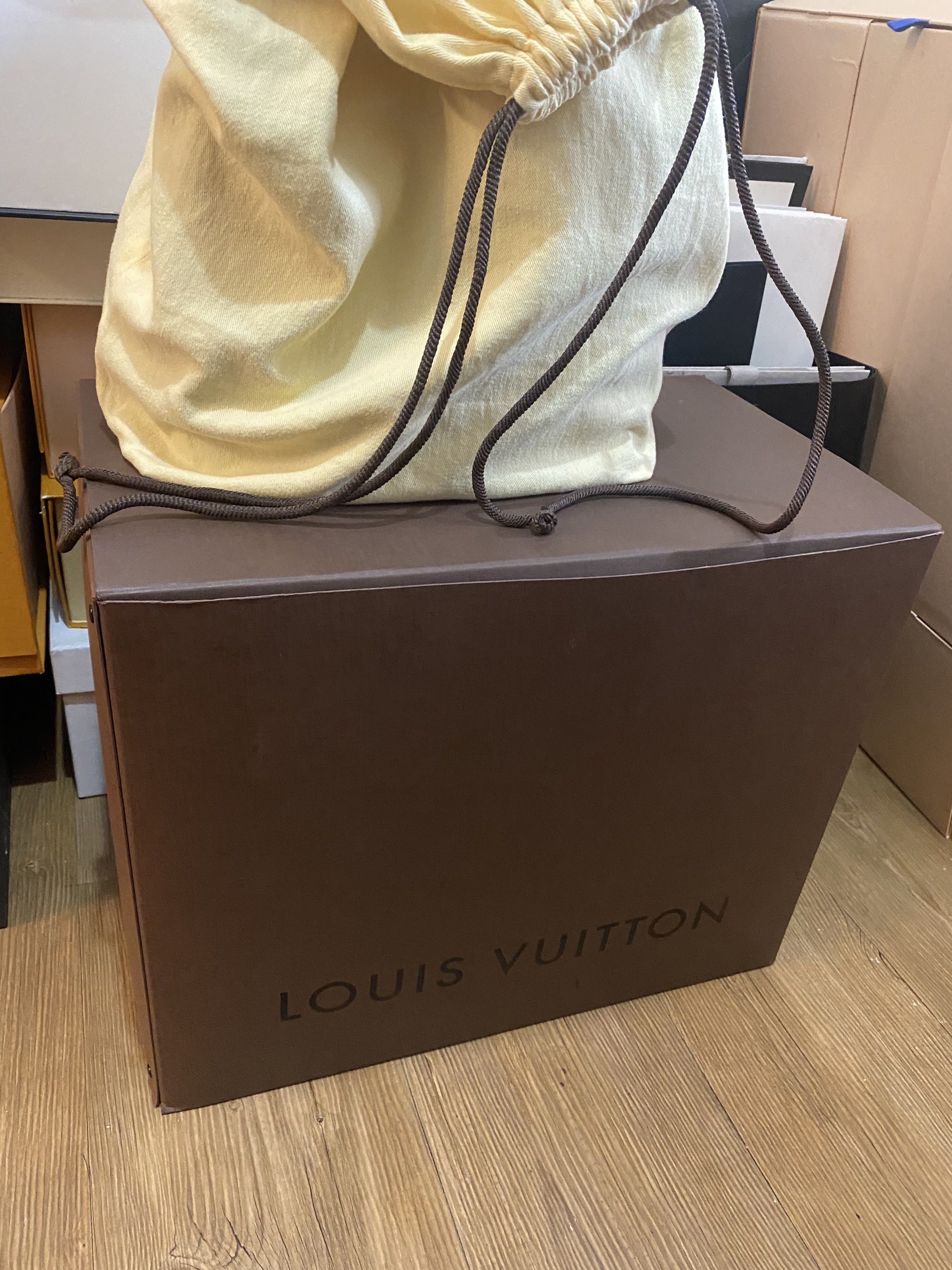 Louis Vuitton box (Category: Luxury Bags & Wallets) located in Manila. Submitted by murafinds26 (Listing ID 1417472638, Image 3). Description: Guaranteed authentic .