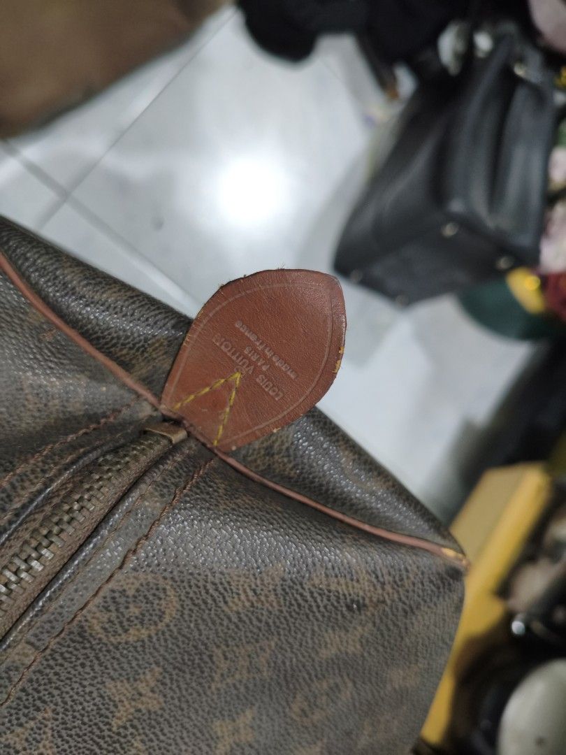 Louis Vuitton Monogram Duffle Bag (Category: Luxury Bags & Wallets) located in Caloocan City. Submitted by bigboistuffs (Listing ID 1417550846, Image 2). Description: Authentic Louis Vuitton speedy 60 vintage good condition for a vintage 12k rizal area.