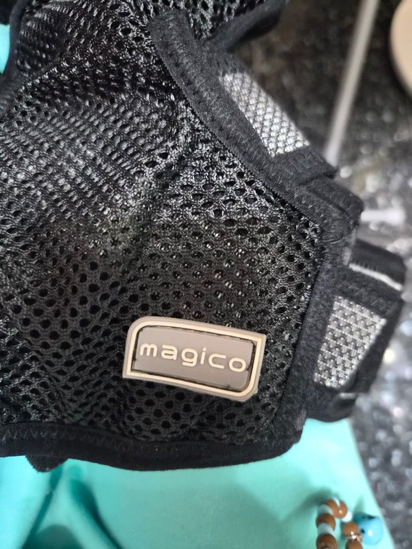 magico 姿勢矯正帶 寒背帶 （分類：嬰兒及小童流行時尚）位於 Hong Kong。 由 heyyo129 提交（商品編號 1417589041，圖片 3）。簡介： magico 姿勢矯正帶，日本代購直郵。有助於改善姿勢，舒適透氣。適合日常穿戴，幫助您保持正確的姿勢。設計符合人體工學，提供良好的支撐。有效緩解背部不適，改善體態。輕便易攜帶，方便使用。原價二百幾蚊，係中醫既舖頭買，當年阿女10歲到，平郵，易寄取，順風到付，慈雲山面交。