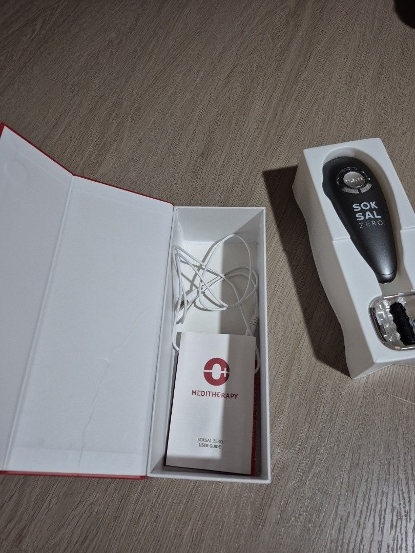 Meditheapy Soksal Zero Body & basic cup (Category: Massage Devices) located in Singapore. Submitted by aclotheshorse (Listing ID 1417538065, Image 2). Description: - Meditheapy Soksal Zero body & basic cup. - Includes device, charging cable, and user manual..