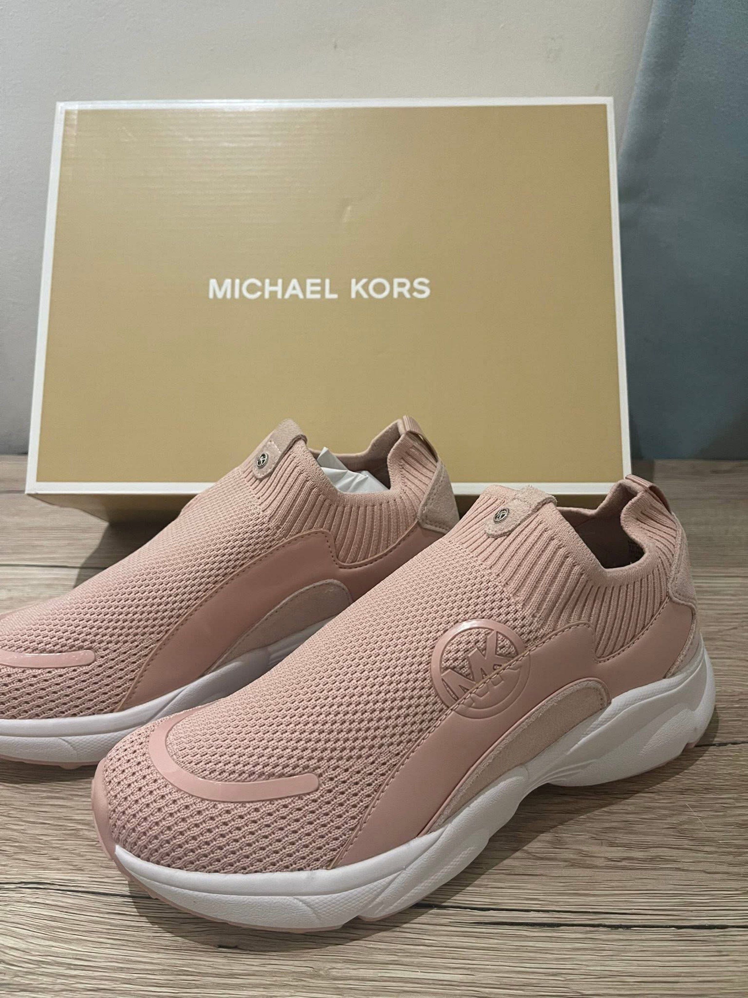 Michael kors sami knit sneskers (Category: Sneakers) located in Paranaque City. Submitted by FLess.ph (Listing ID 1417561953, Image 2). Description: Michael kors Sami knit sneakers Lightweight and comfy to wear Smoky rose in color With box From 🇱🇷 Size 6 Ready to ship via lalamove or lbc.