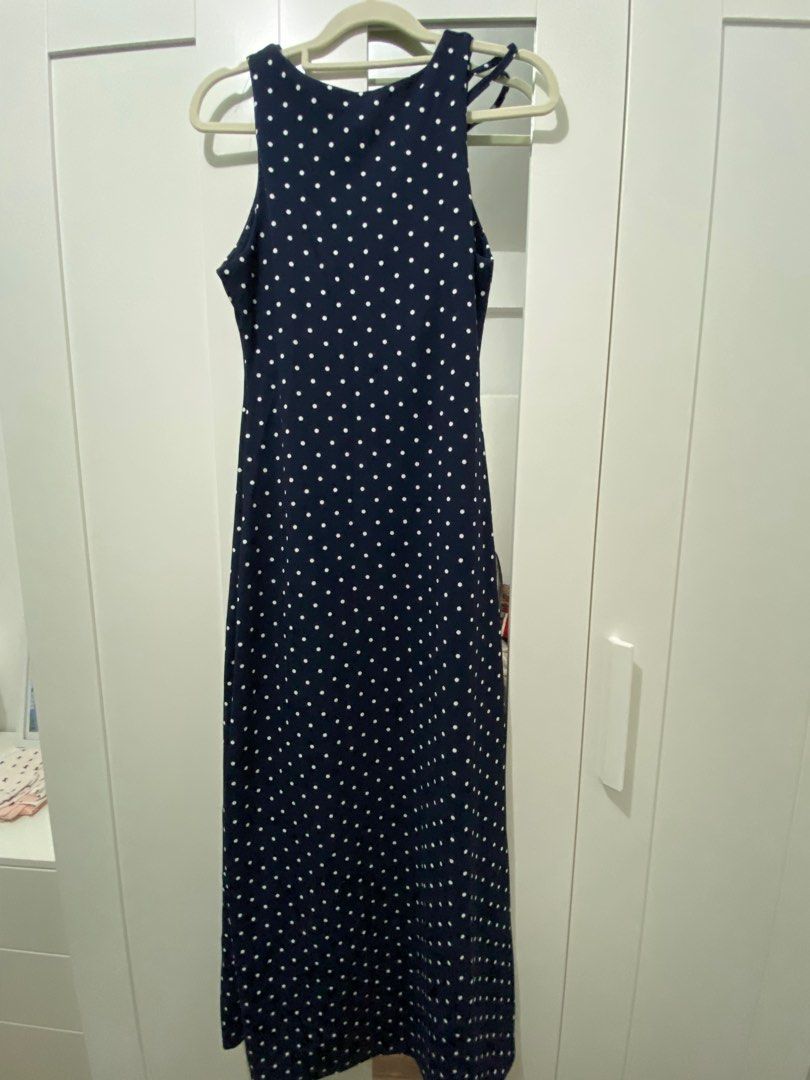 Navy Blue Polka Dot Long Dress Open Back (Category: Dresses) located in San Mateo. Submitted by hopefullyyoursmnl (Listing ID 1417535255, Image 1). Description: Size is XS Sinukat lang. too long for me.