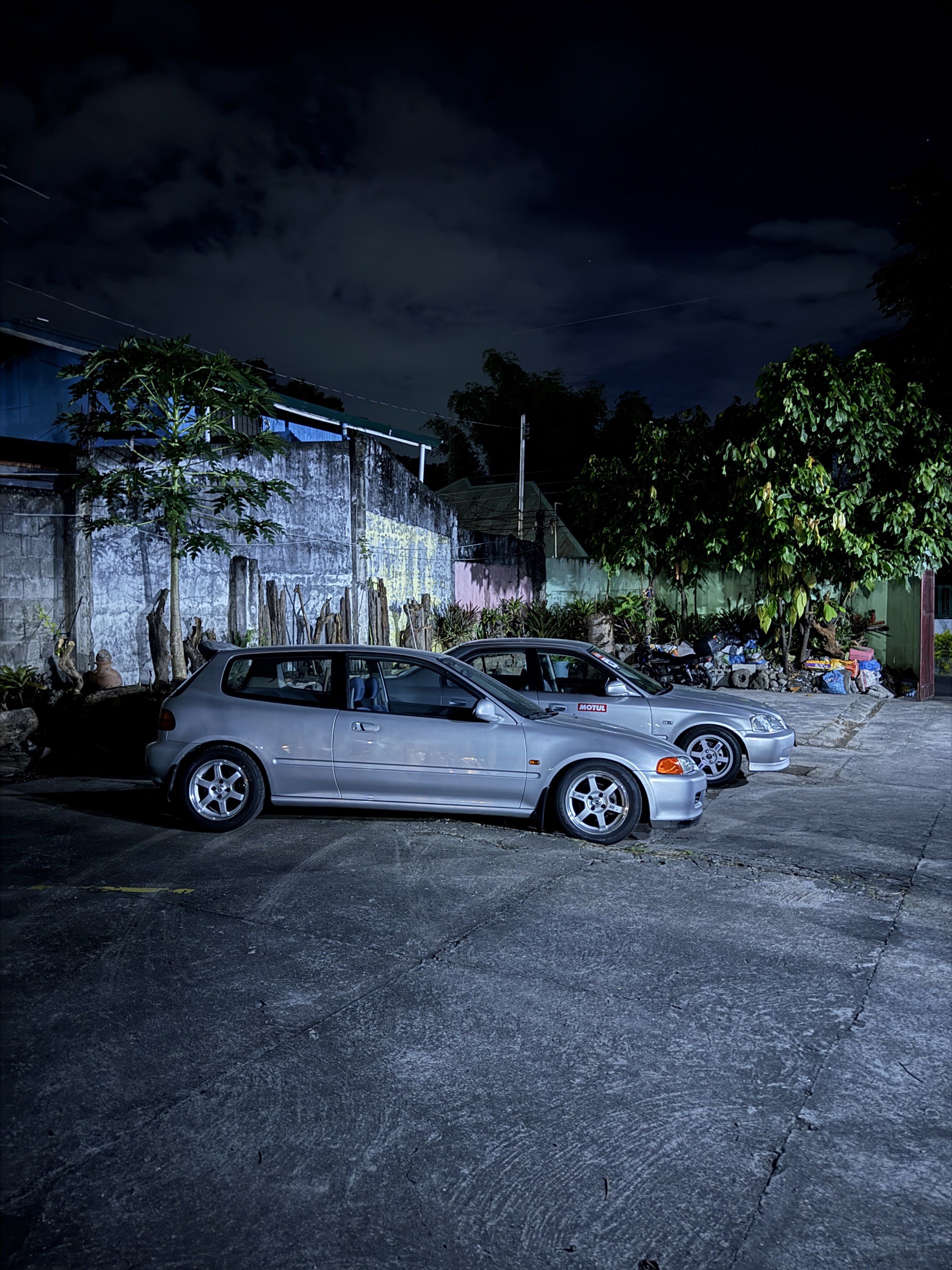 Original TE37 OG (Category: Mags and Tires) located in Mabalacat. Submitted by macho083 (Listing ID 1417591004, Image 3). Description: For Sale! Orig Volk Rays TE37 OG 2000 spec Diamond Silver 15x6.5 +35 4x100 Orig paint, minor guttermarks 1 wheel Complete with center caps and valve stems 95k nego Champiro SX2 195/55/15 2024 prod 4pcs 15k Pwede mags/tires, pwede bundle .