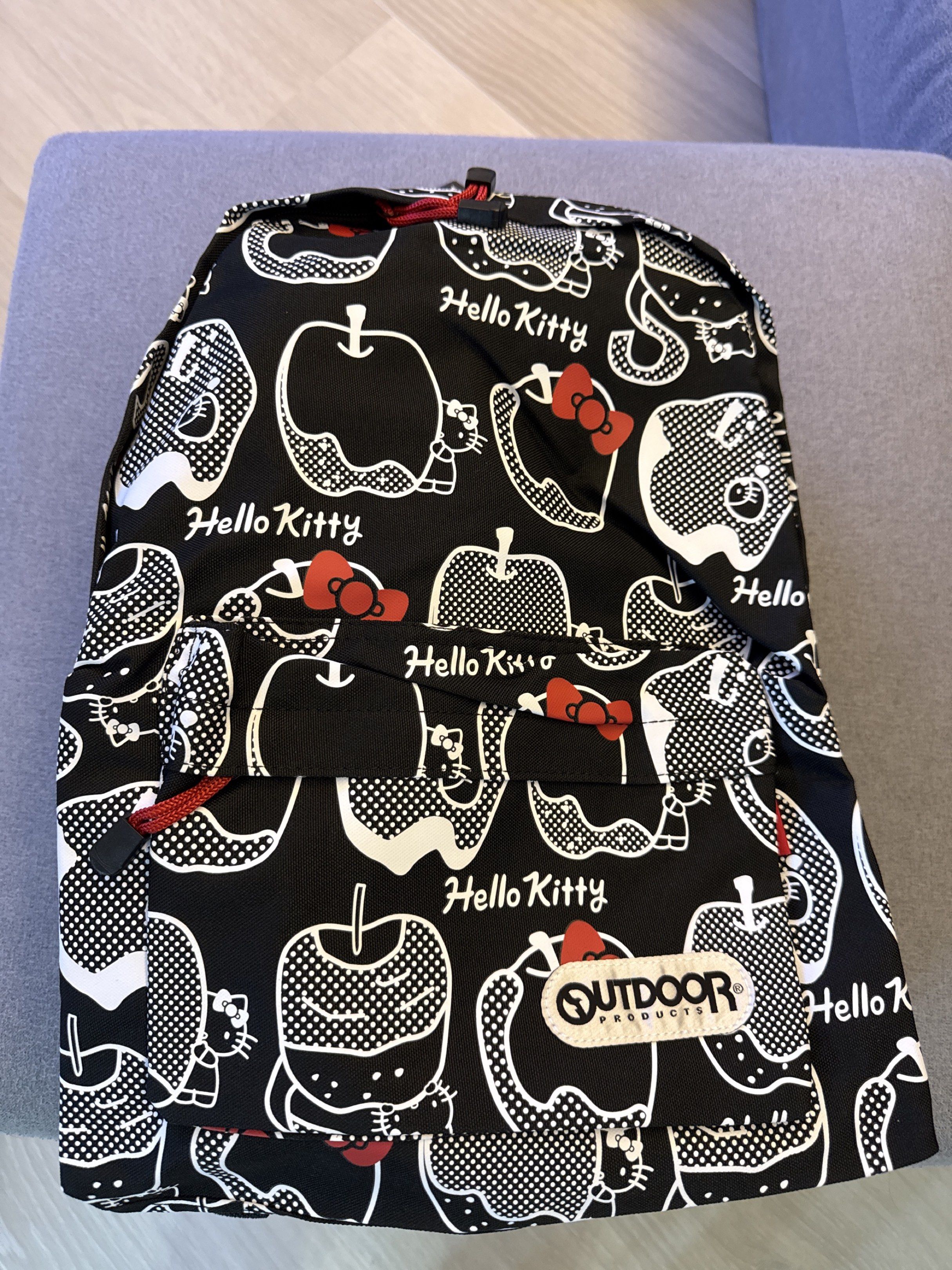 Outdoor backpack, Hello Kitty （分類：背囊）位於 Hong Kong。 由 hellokittyfansjbmshop 提交（商品編號 1417534879，圖片 1）。簡介： $500 43x30 cm。