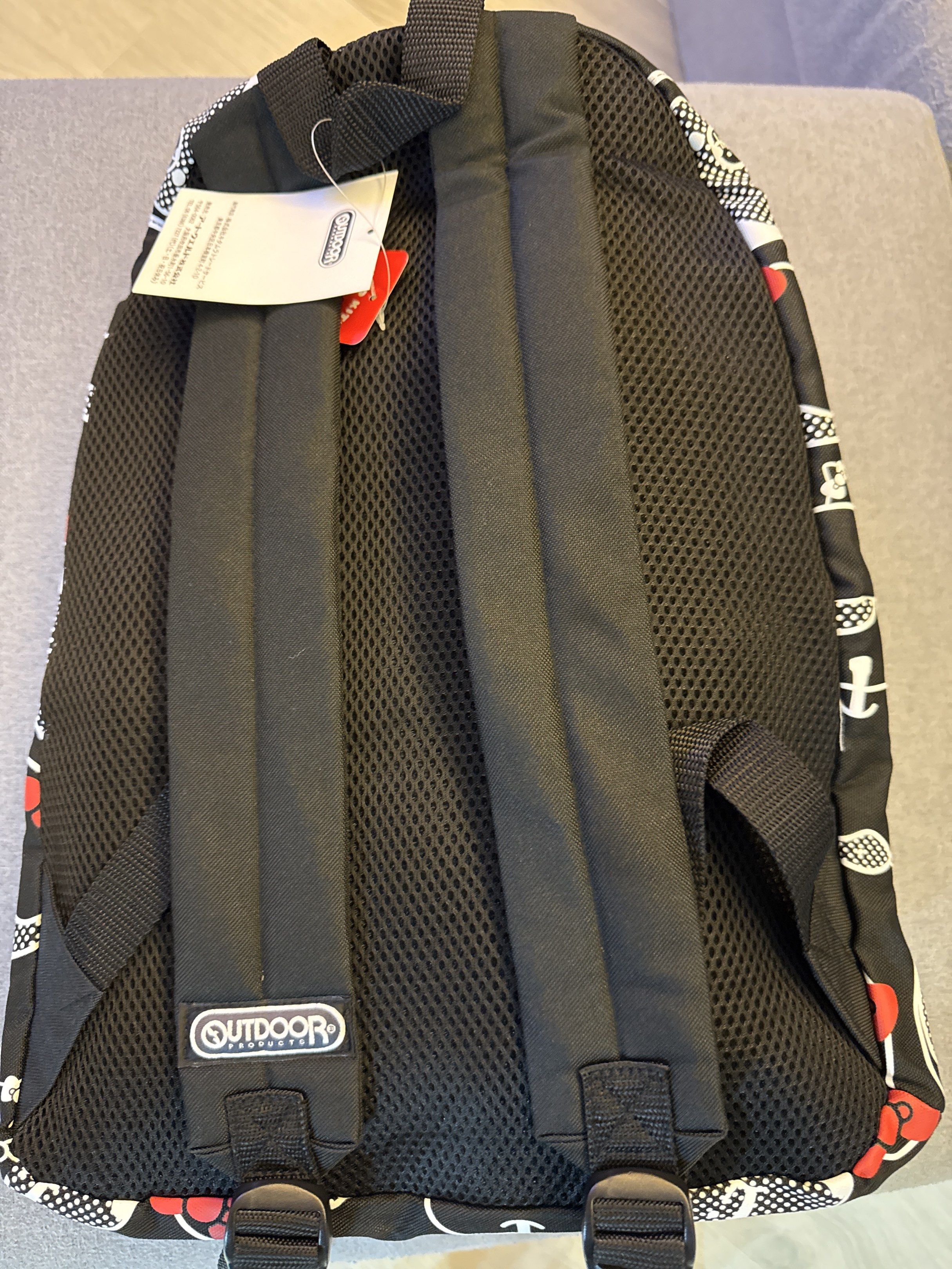 Outdoor backpack, Hello Kitty （分類：背囊）位於 Hong Kong。 由 hellokittyfansjbmshop 提交（商品編號 1417534879，圖片 3）。簡介： $500 43x30 cm。