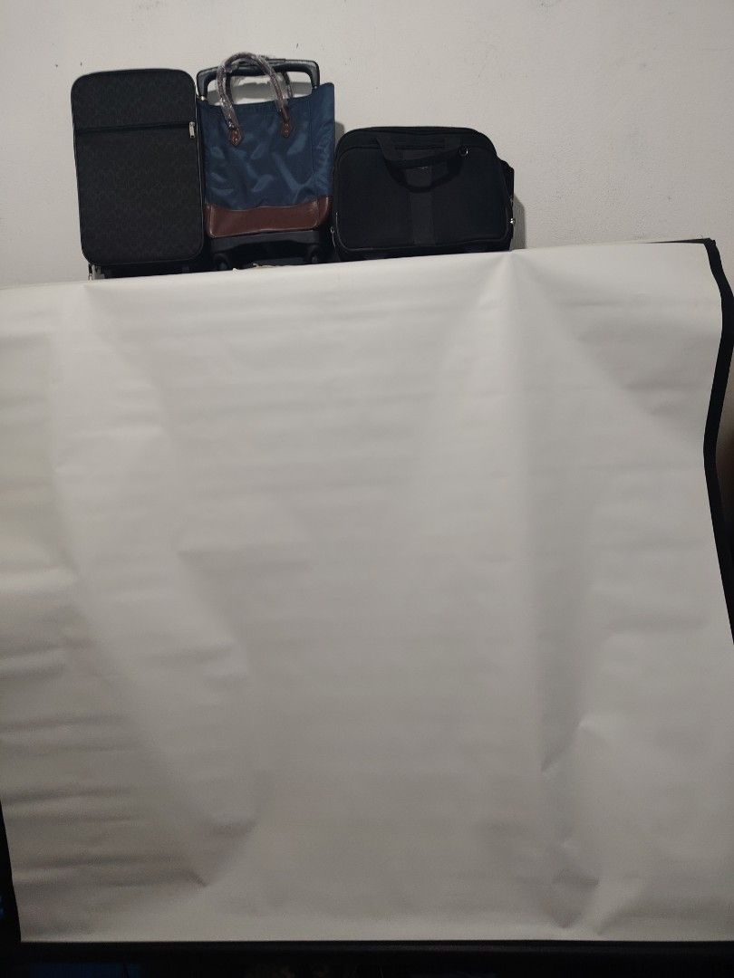 Projector screen (Category: Projectors) located in Gapan. Submitted by chashops31 (Listing ID 1417565108, Image 1). Description: pm.