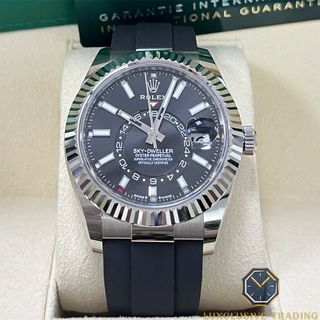 (Category: ) located in . Submitted by luxclusive.trading (Listing ID 1417461622, Image 1). Description: .
