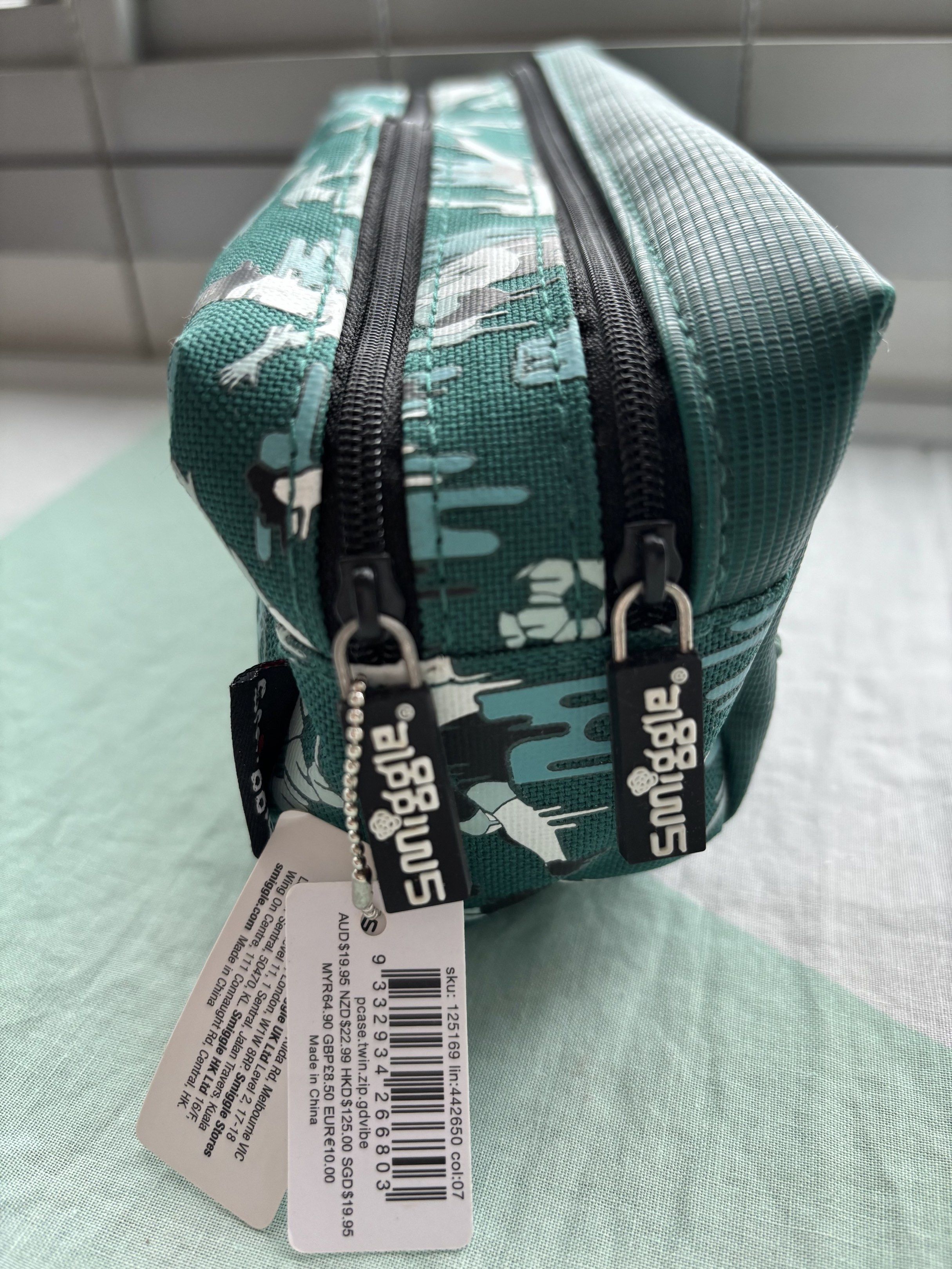 Smiggle Peak Twin Zip Pencil Case - Brand New, Hobbies & Toys, Stationery &  Craft, Stationery & School Supplies on Carousell