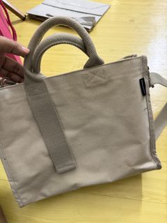 (Category: ) located in . Submitted by preloved_wawaaa (Listing ID 1417558778, Image 1). Description: .