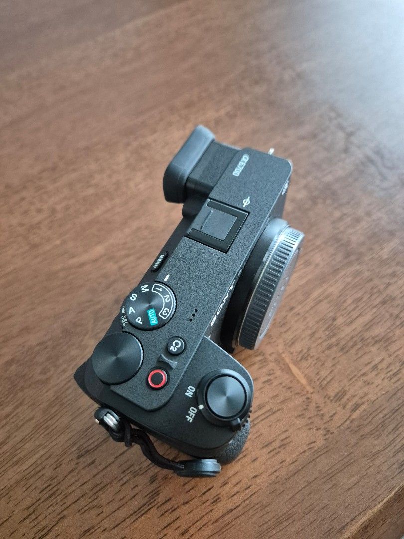 Sony a6700 w Smallrig Cage + Sigma 18-50mm f2.8, Photography, Cameras ...