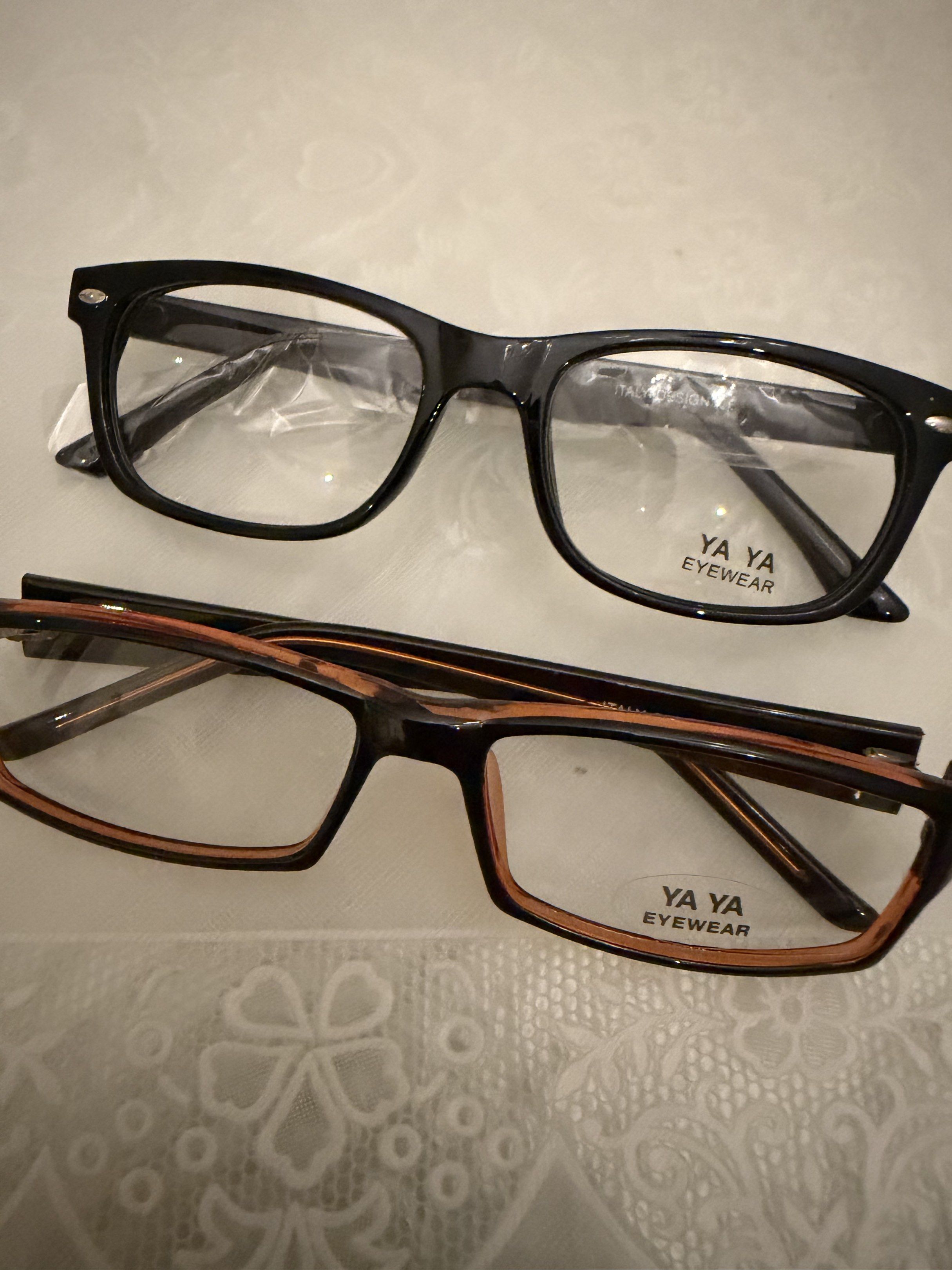 spectacle frames (Category: Sunglasses & Eyewear) located in Singapore. Submitted by zaneoh (Listing ID 1417539088, Image 2). Description: Brand new spectacle frames of different design and colour purchase more for greater discounts prices from $5-$20 contact for price and different designs.