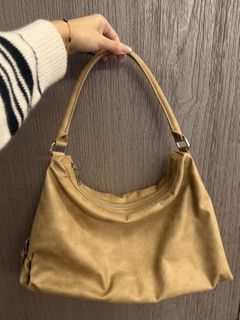 由 halohooo (刊登 ID 1417463974，圖片 1) 提交，位於 的 (類別：)，說明：。